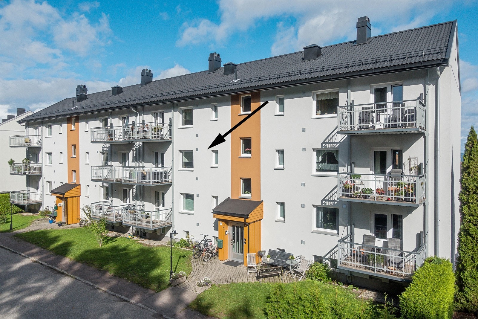Gjennomgående leilighet med to balkonger Galleribilde