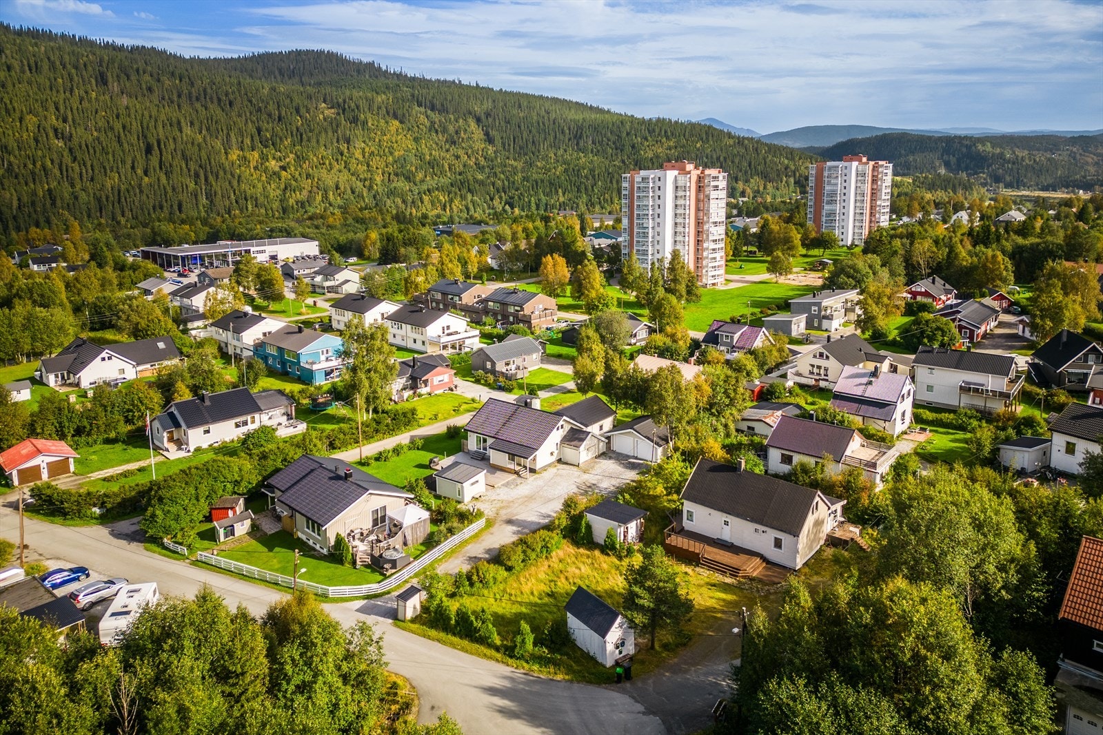 Eiendommen har en tomt på ca. 1193 m² Galleribilde