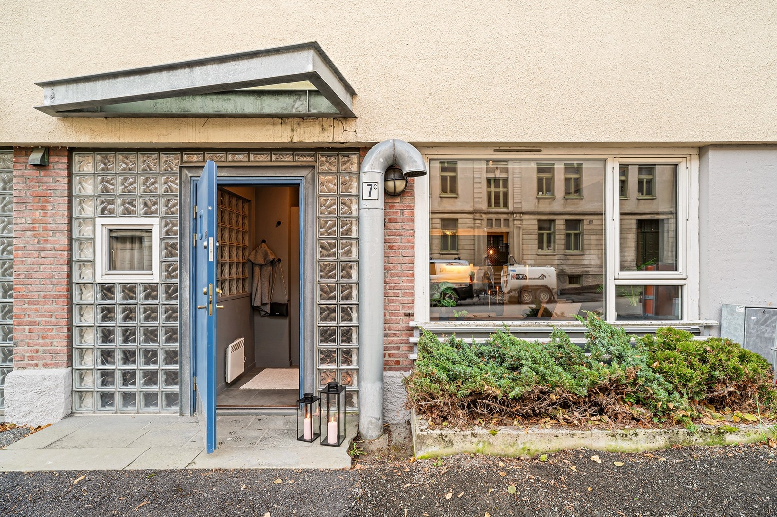 Boligen ligger i Rosenborg borettslag som er et svært velatablert borettslag. Galleribilde