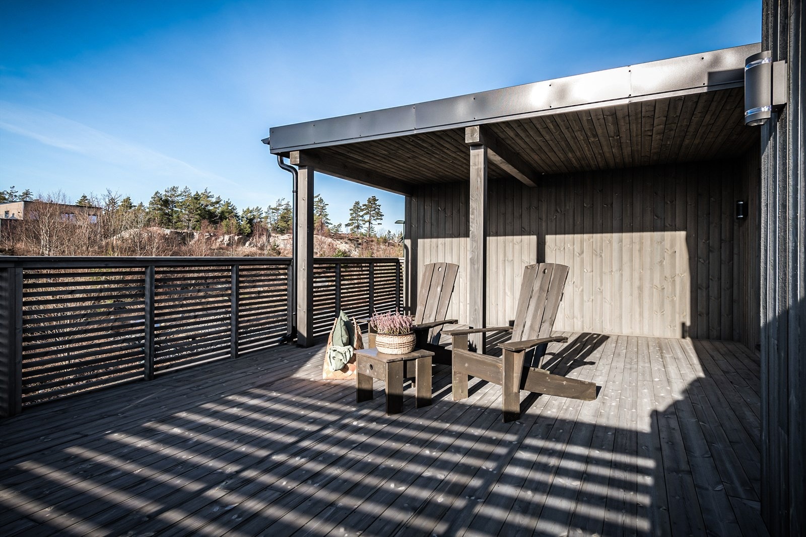 Solrik terrasse med overbygg Galleribilde