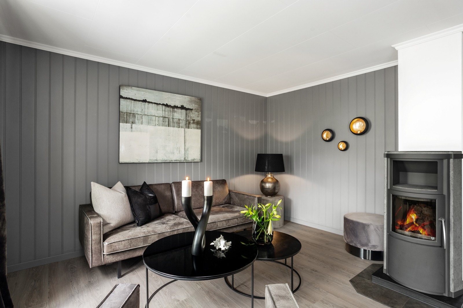 Lekker vedovn som varmer godt på kalde dager, eller som man fyrer opp i for kos og hygge Galleribilde