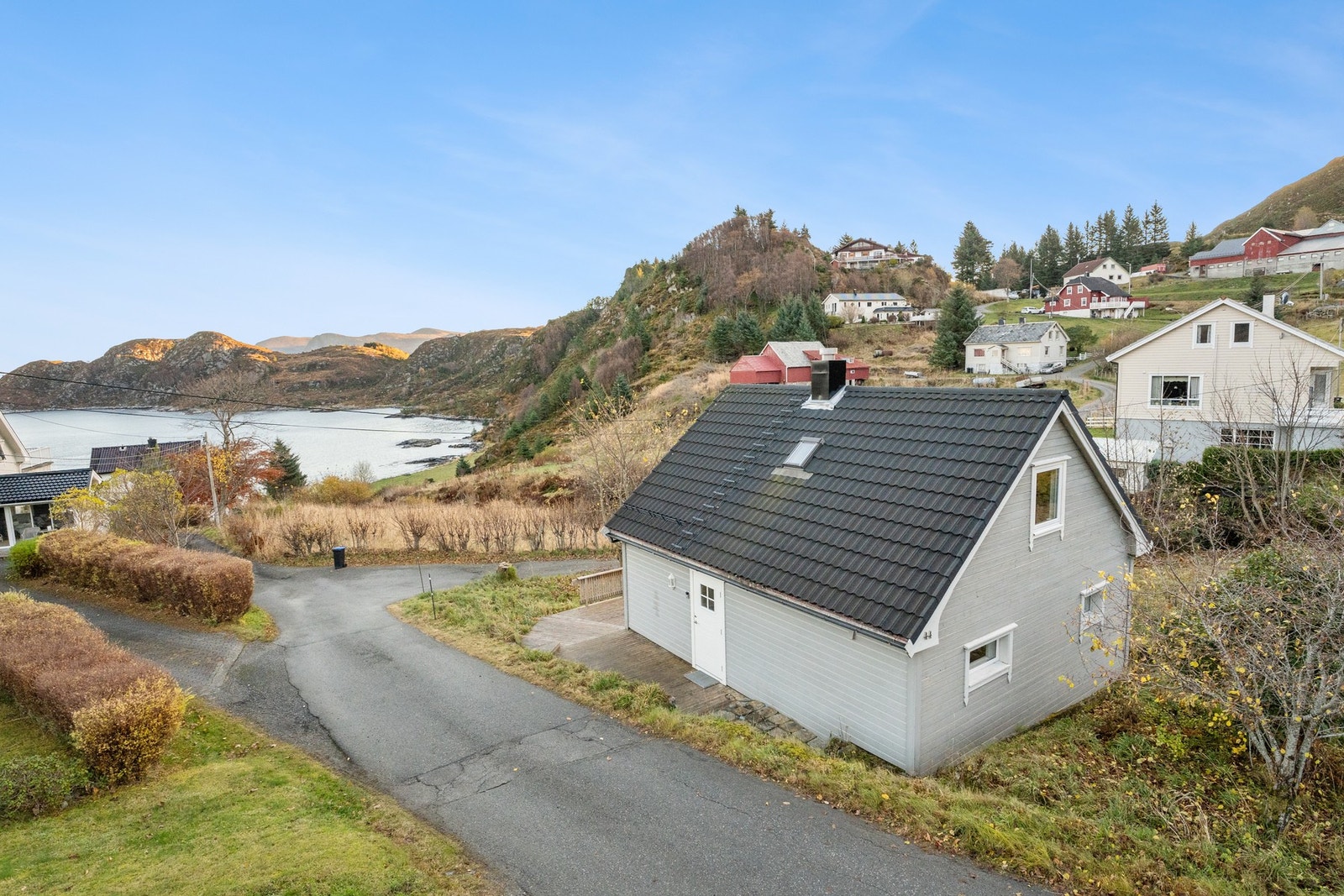 EiendomsMegler 1 v/ Gabrielle Moen Remøy har gleden av å presentere Sandevegen 44! Galleribilde