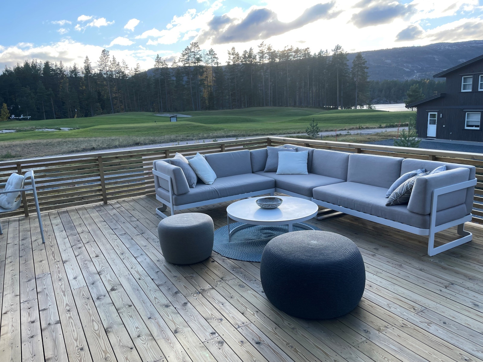 Her nyter man utsikten rett mot golfbanen og vann. Galleribilde