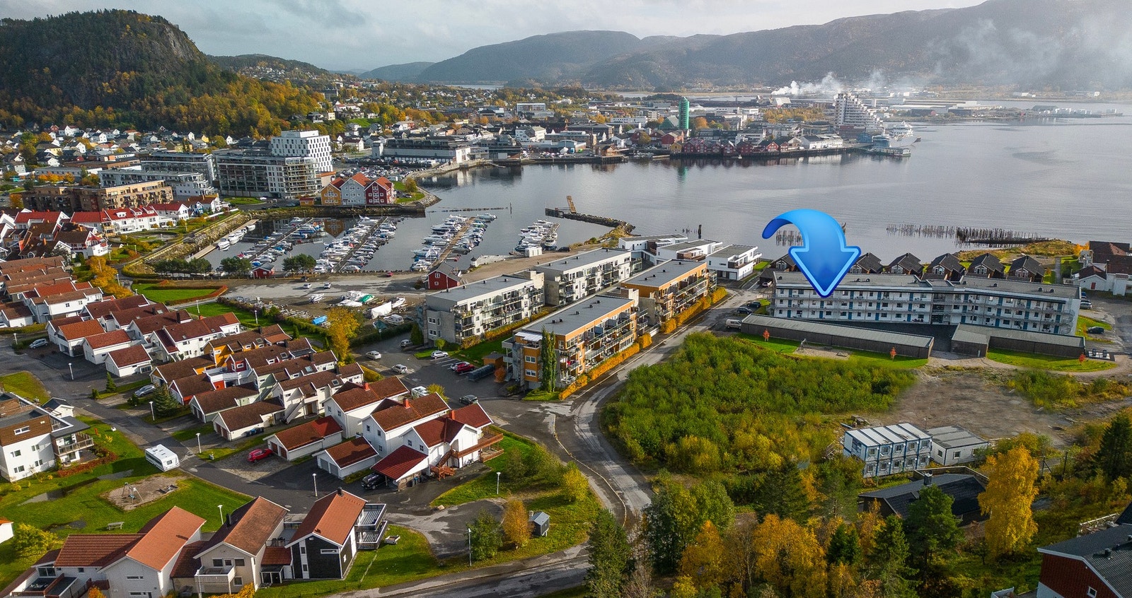 Gangavstand fra bilfri promenade inn til byen og alle fasiliteter Galleribilde