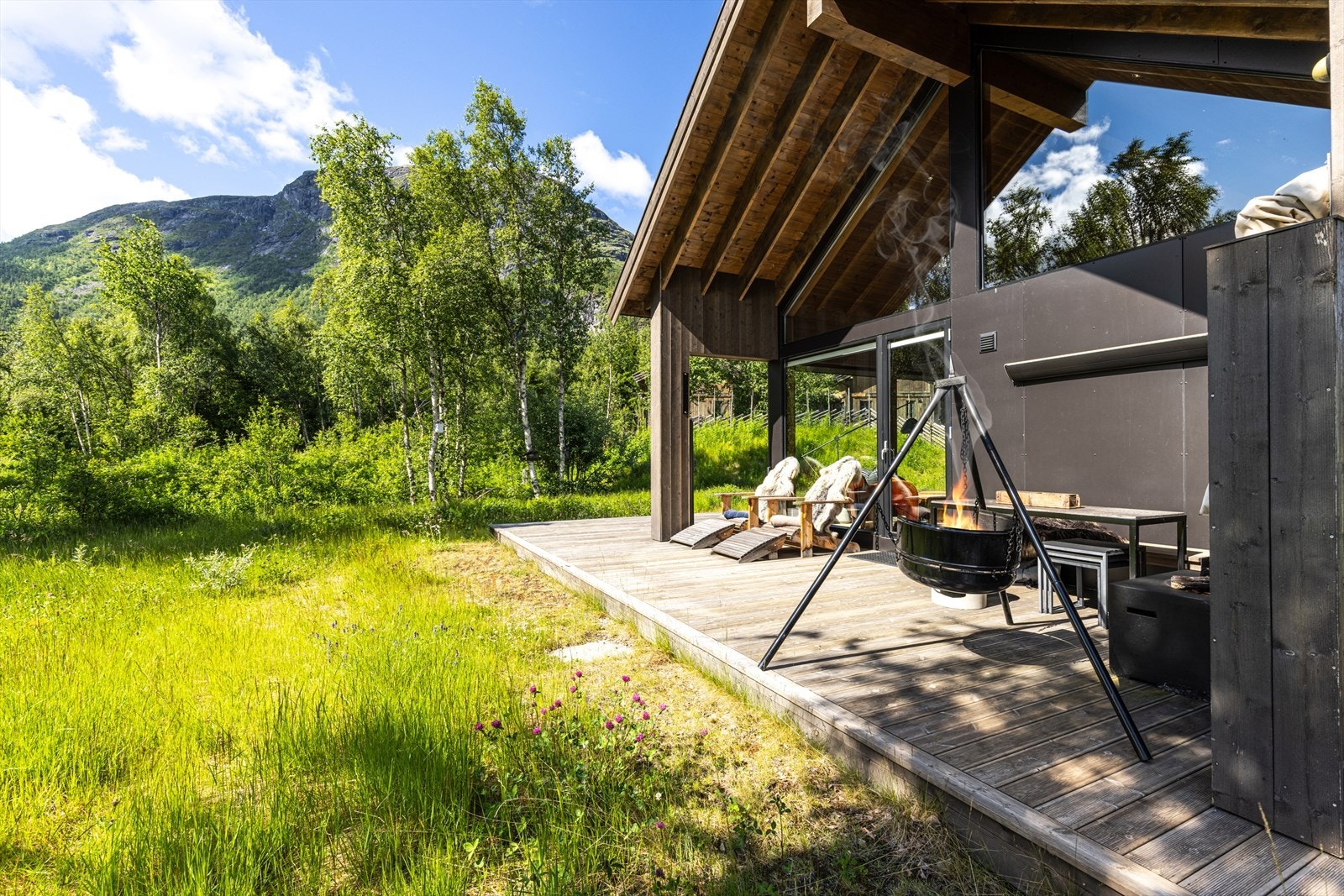 I bakgrunn fjellet Totten Galleribilde