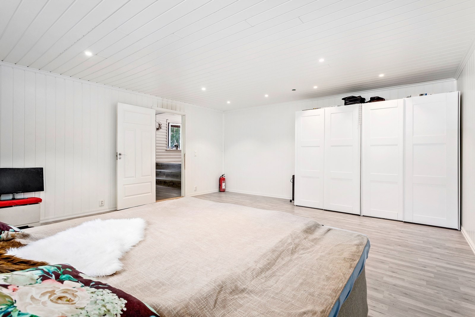 Rommet er innredet som soverom, men kan brukes som en ekstra stue eller kontor, alt etter det en måtte ønske. Galleribilde