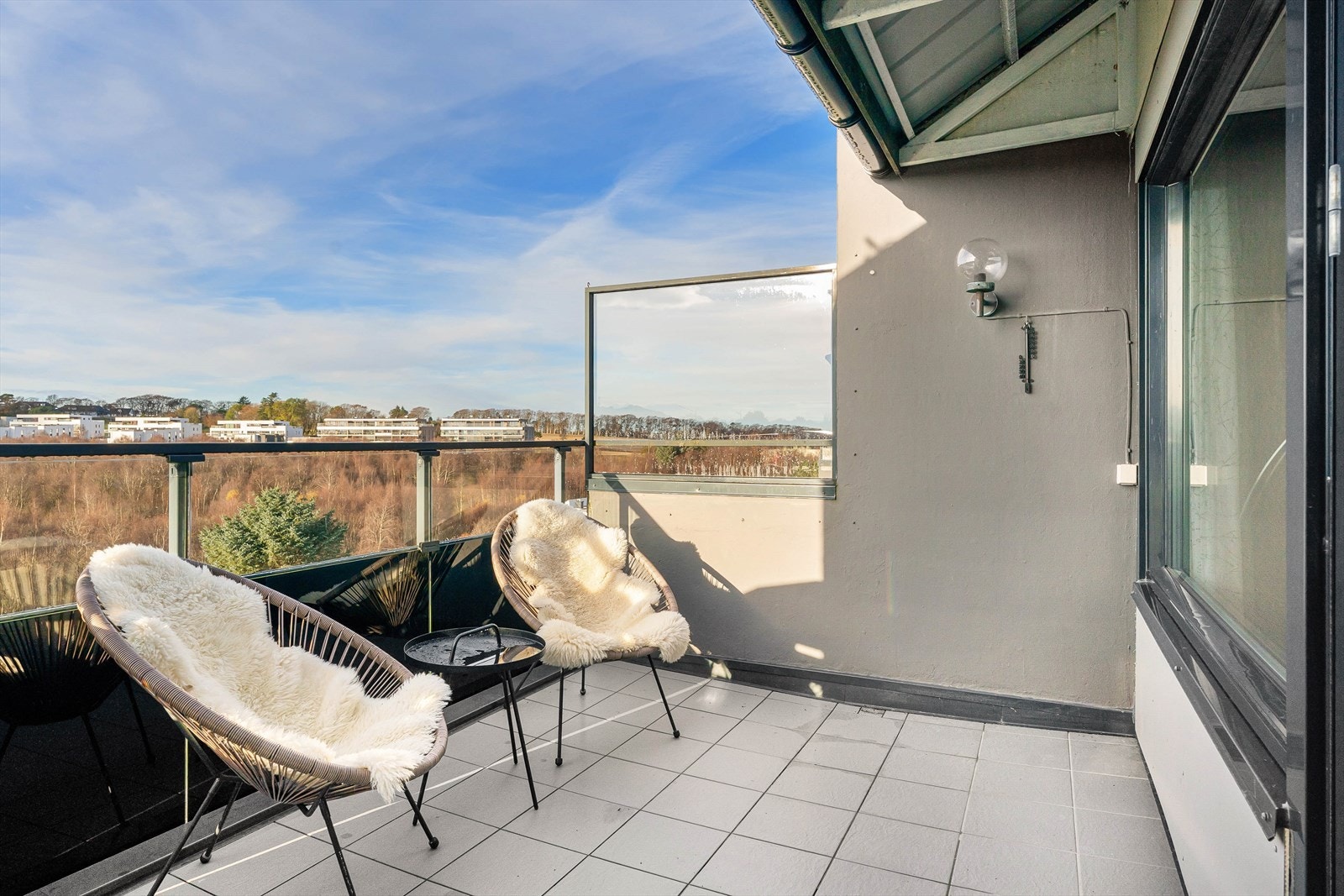 Leiligheten har en koselig balkong Galleribilde