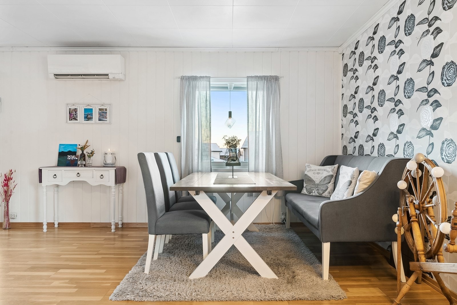 Her kan du innrede med langstrakt spisebord, hvor man kan invitere til hyggelige måltider. Galleribilde