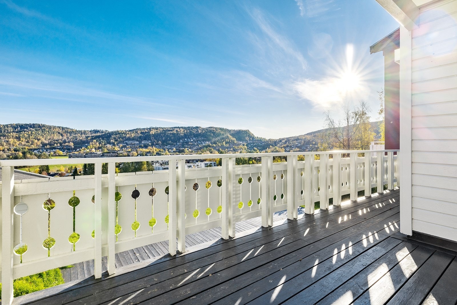 Terrasse med adkomst fra stuen Galleribilde