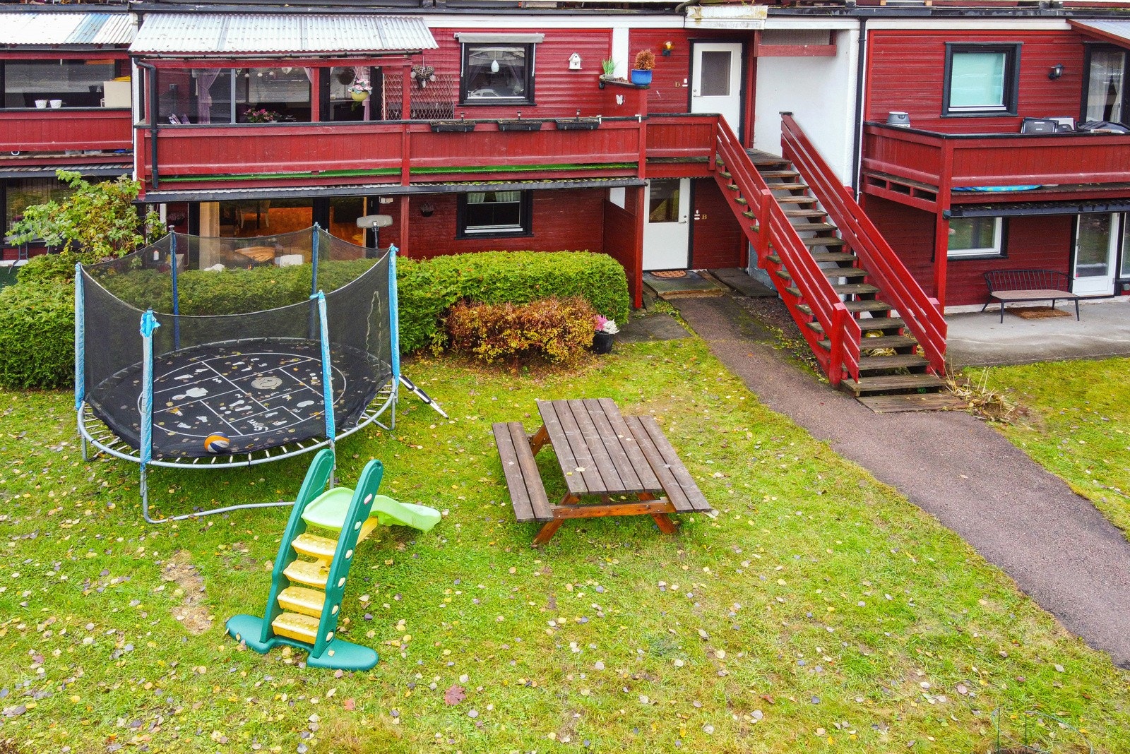 Sameiet har felles eiet tomt oppmålt til 2395 m². Galleribilde