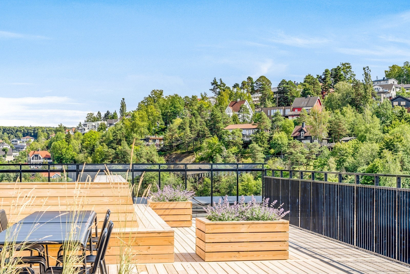 Stor felles taksterrasse Galleribilde