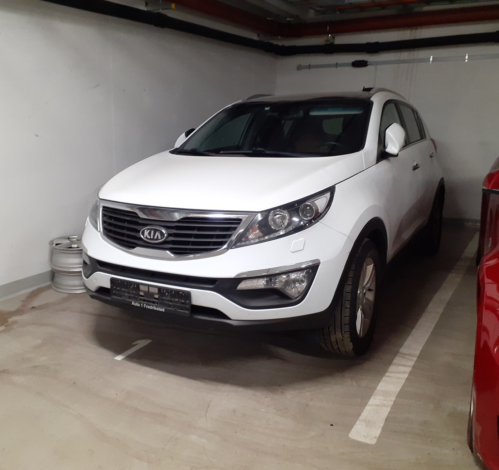 Egen garasjeplass med EL og bod rett utenfor leiligheten Galleribilde