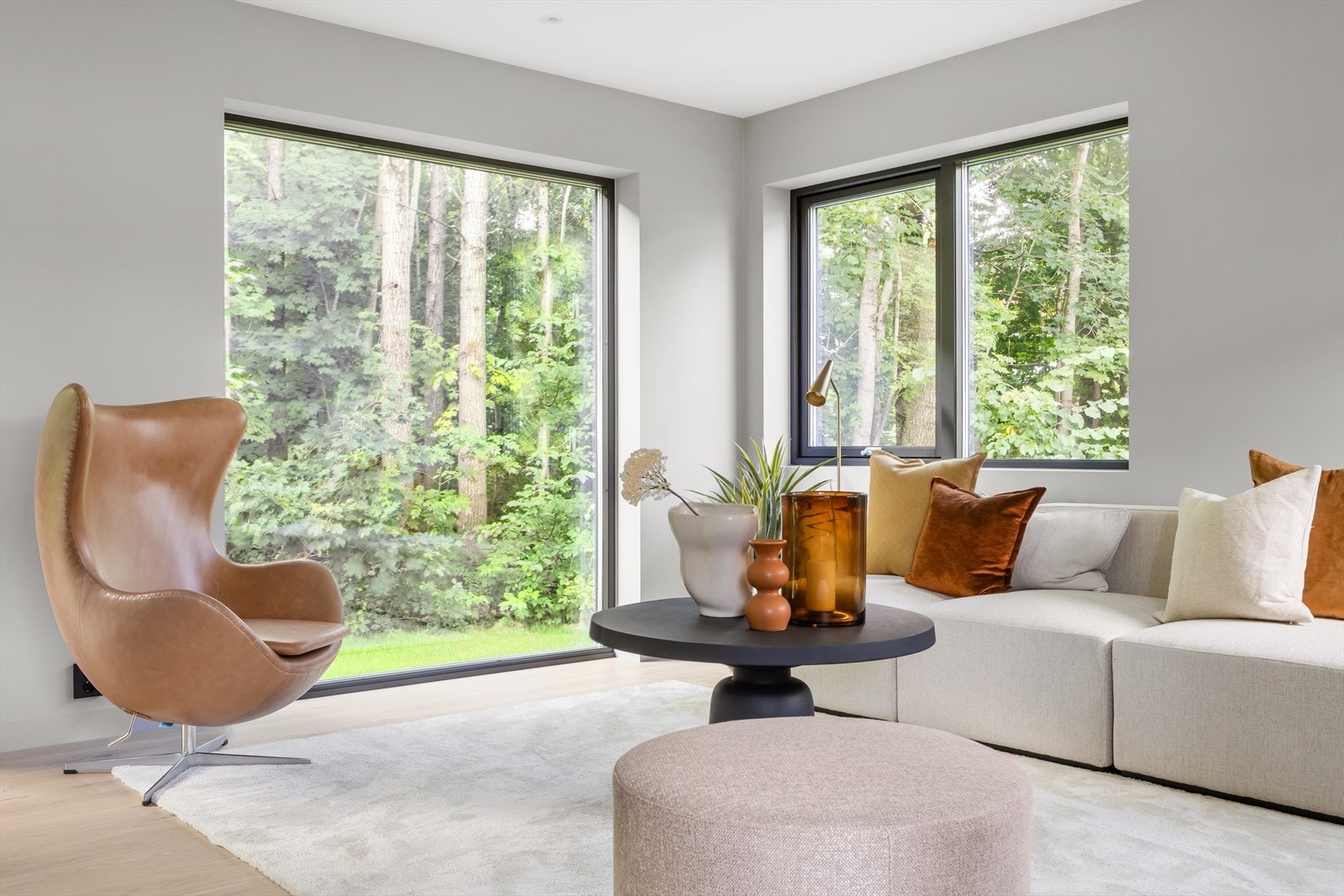 Lysinnslipp fra flere himmelretninger gir en god atmosfære. Galleribilde