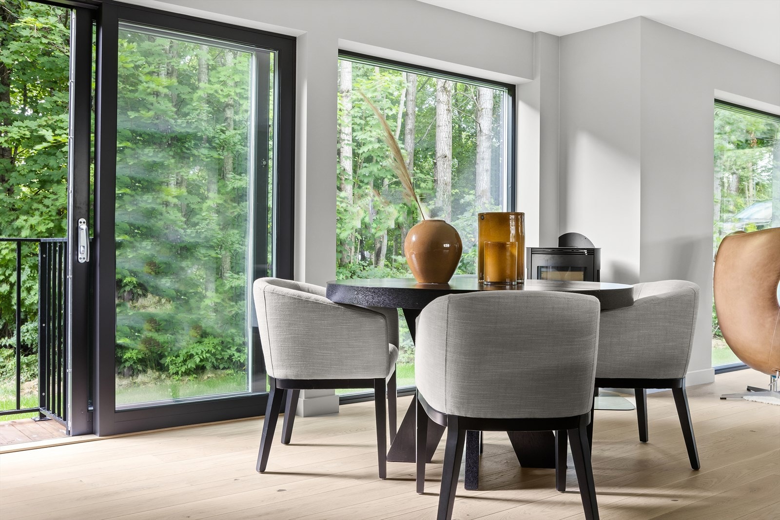 Fra stuen har du direkte adkomst til hagen. Galleribilde