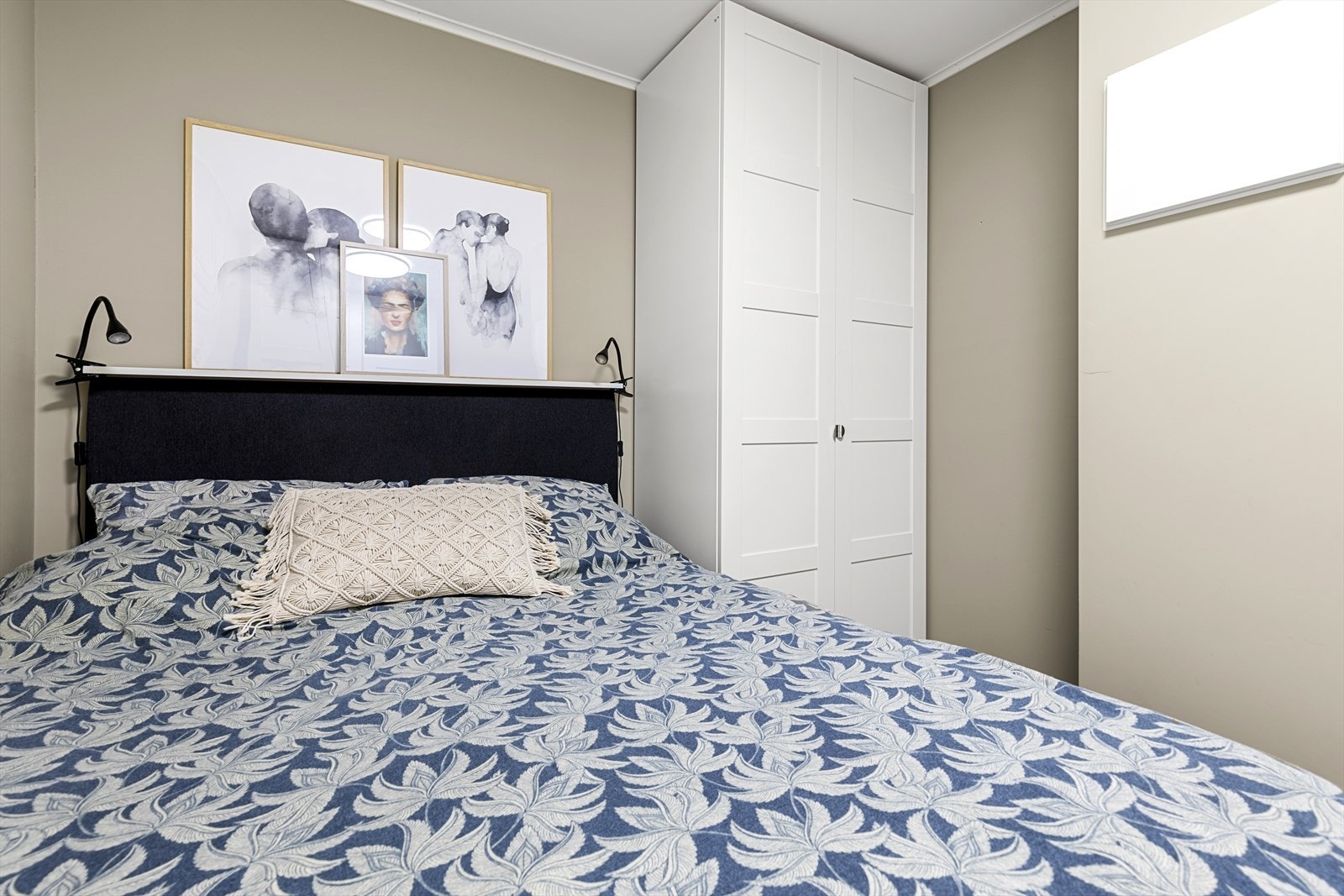 Dette rommet kan utnyttes alt etter behov og kan fint fungere som barne-, gjesterom, kontor eller lignende. Galleribilde