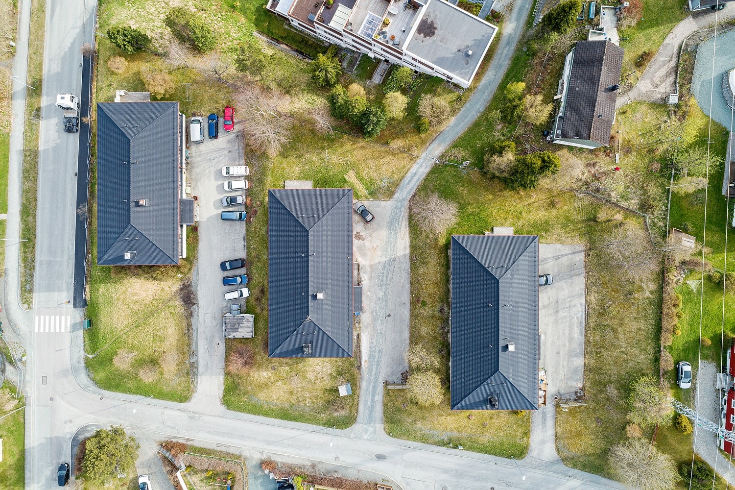 Olav Nygards veg 49 er bygget lengst til høyre i bildet Galleribilde