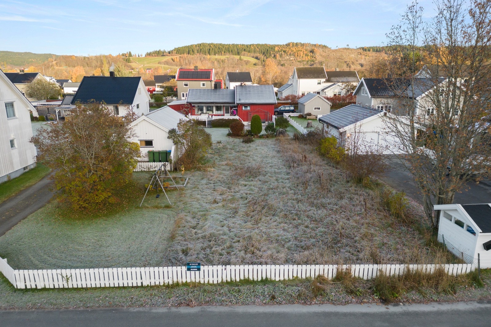 Tomta ligger i et område regulert til boligformål. Galleribilde