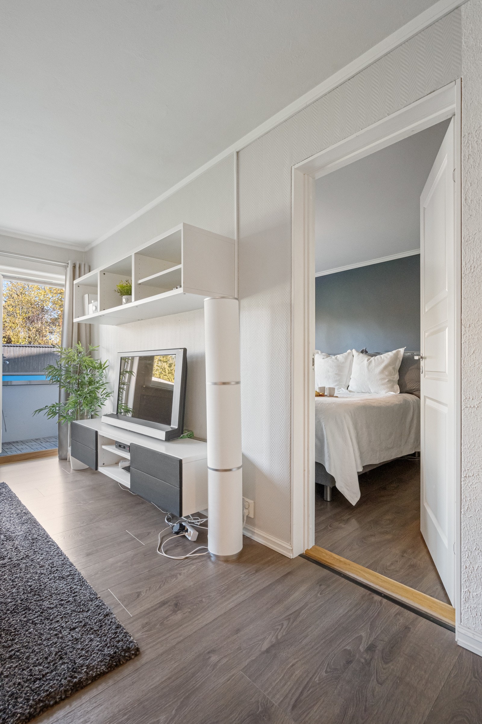 Adkomst til hovedsoverom fra stuen. Galleribilde