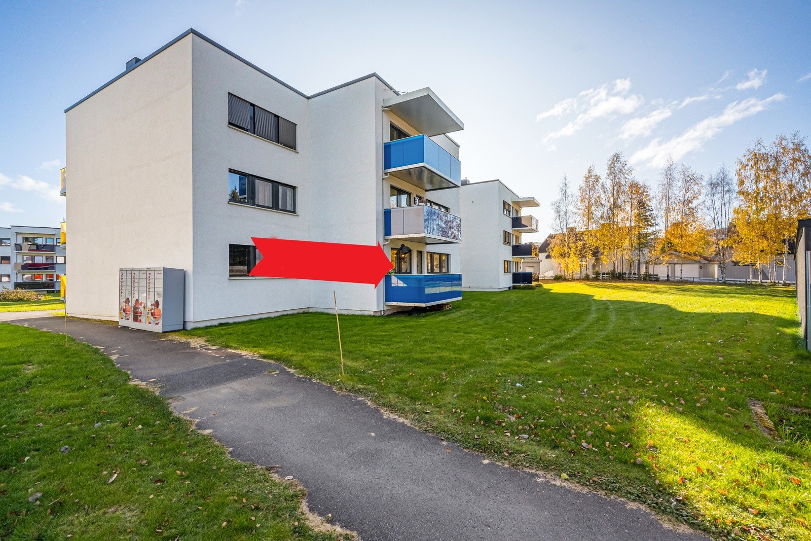 Her har vi for salg en lys og koselig leilighet som ligger i 1.etasje. Galleribilde