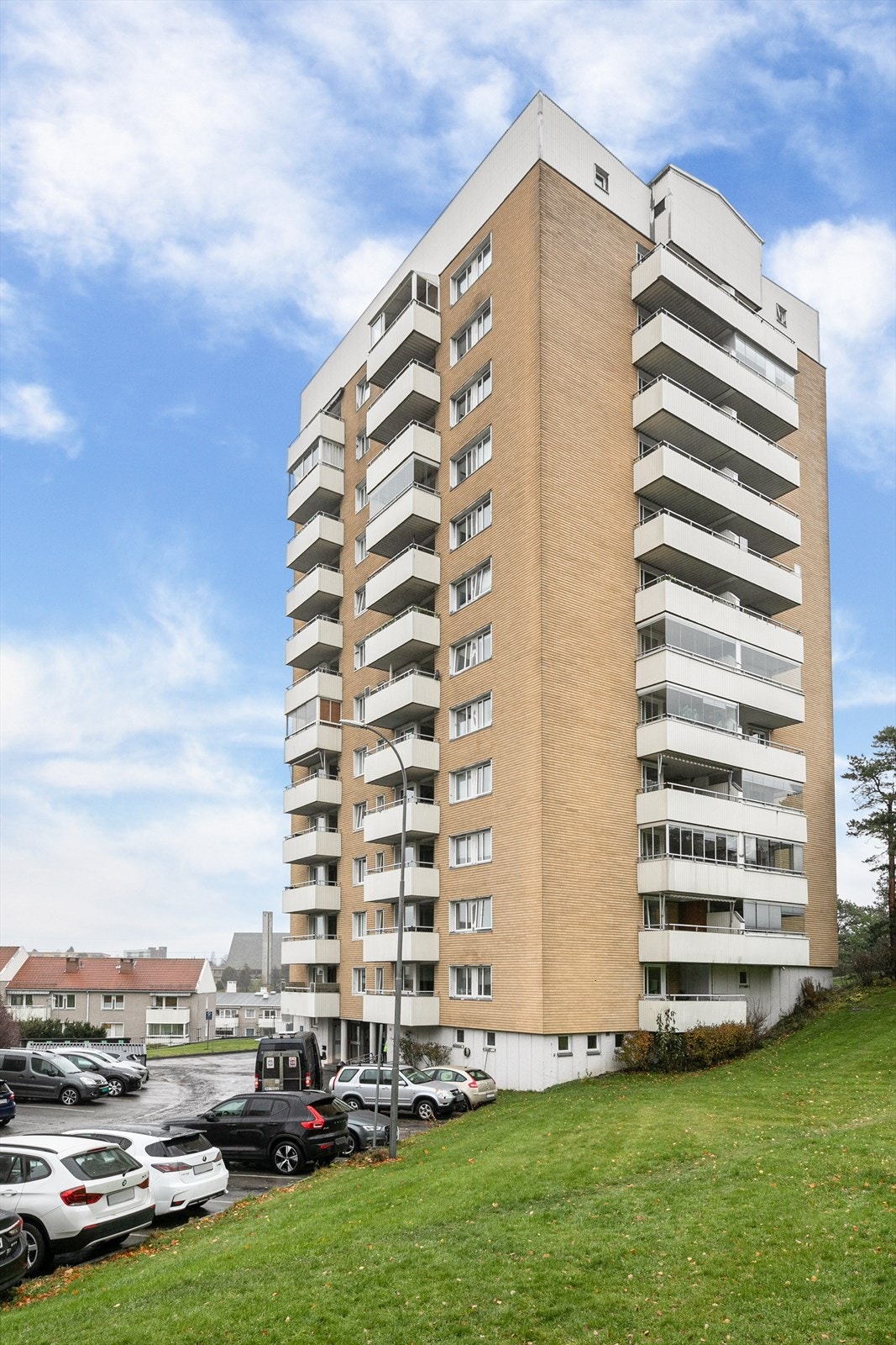 Enebakkveien 164 er en del av et veldrevet og hyggelig borettslag på Manglerud Galleribilde