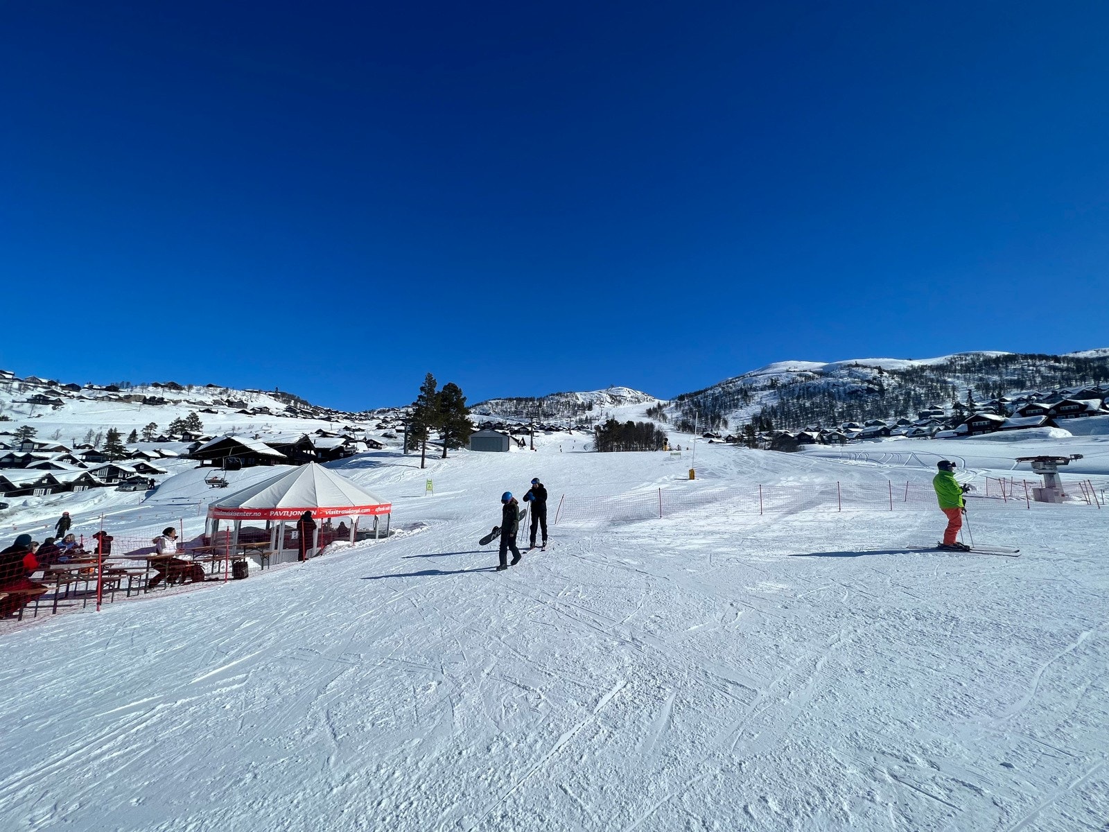Paviljongen med servering Galleribilde