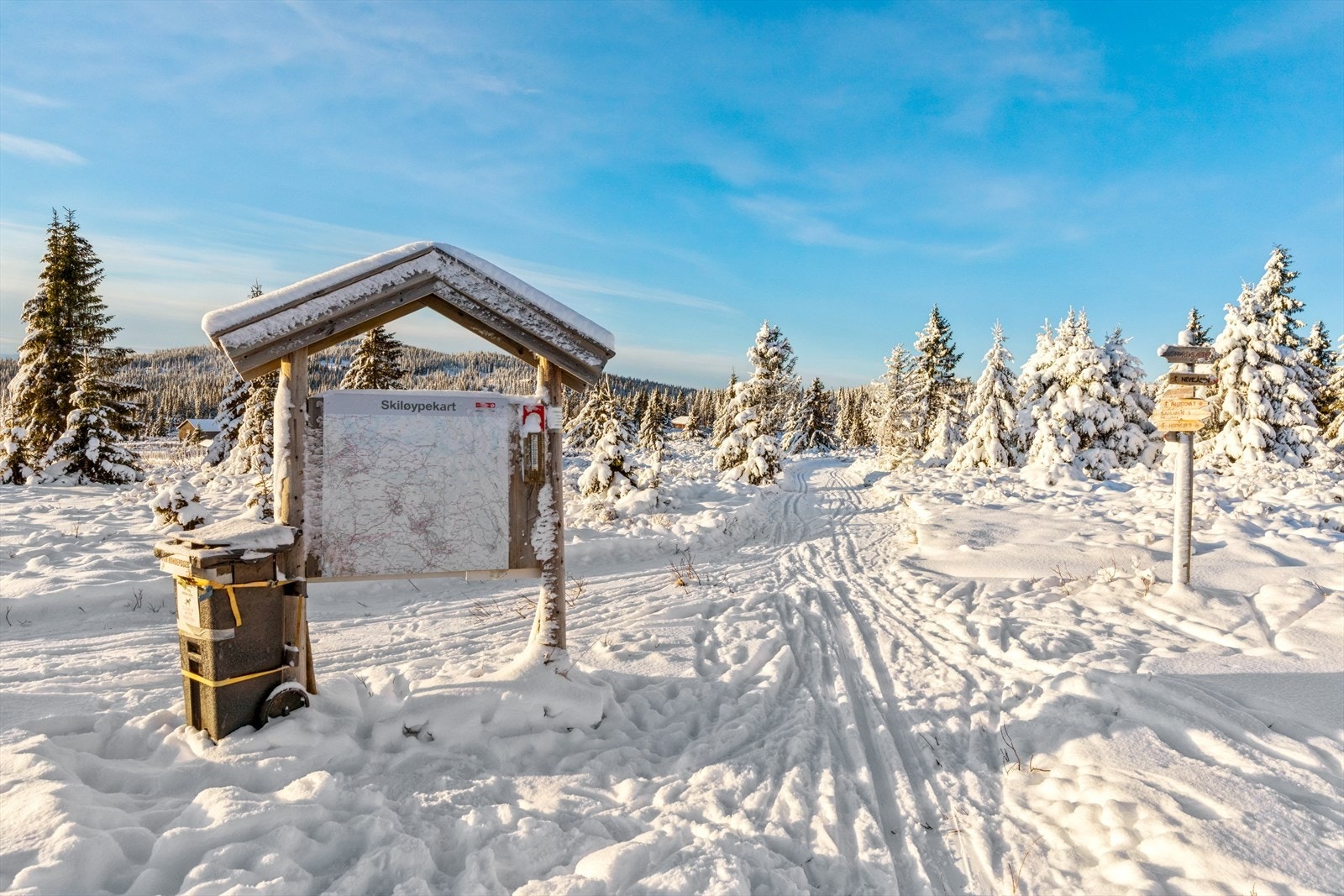 Fra leiligheten er det kort vei til oppkjørte skiløyper som tar deg langt innover fjellheimen som bl.a. Pellestova og Sjusjøen Galleribilde