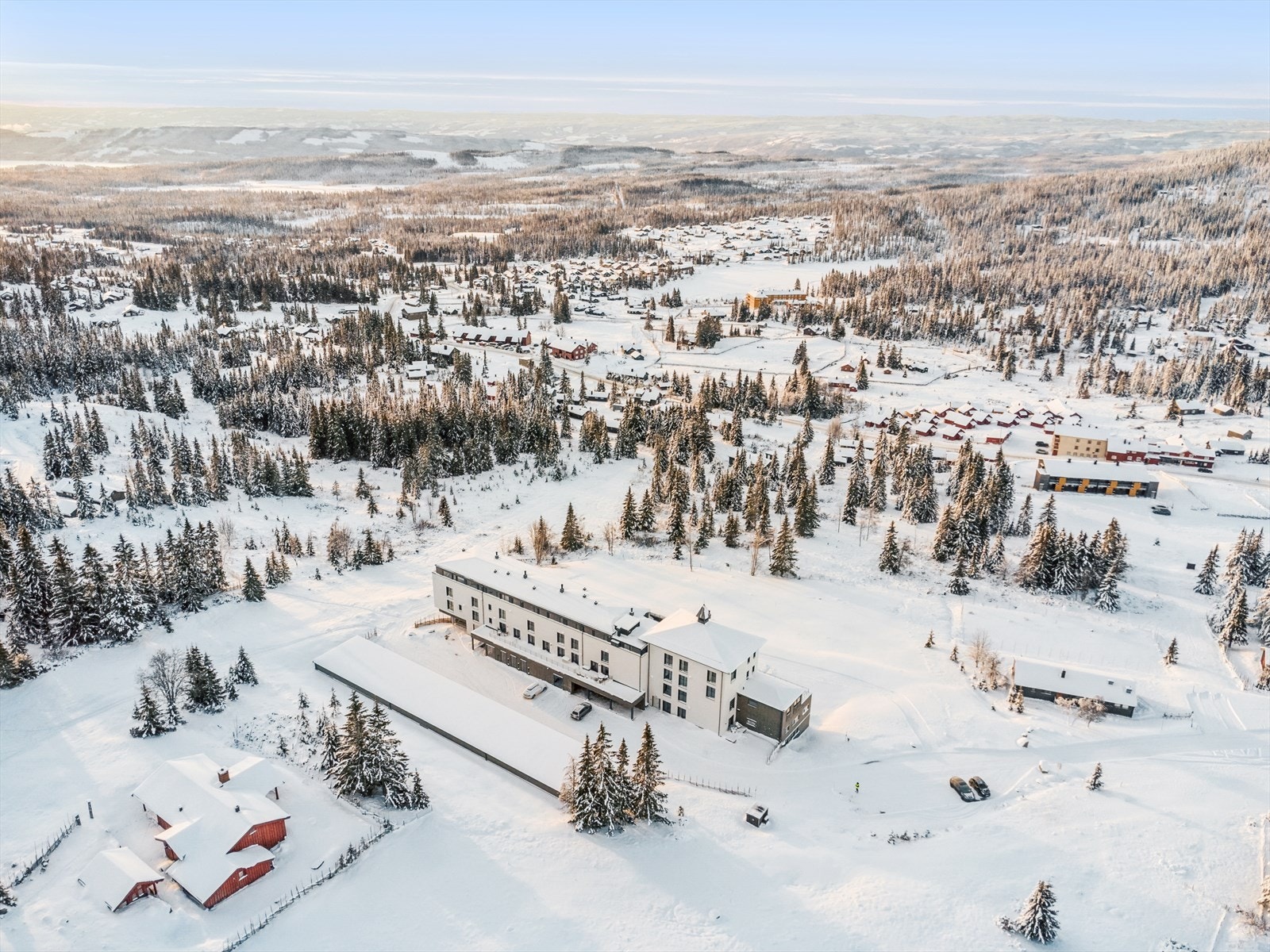 Fra leiligheten er det kort vei til oppkjørte skiløyper som tar deg langt innover fjellheimen som bl.a. Pellestova og Sjusjøen Galleribilde