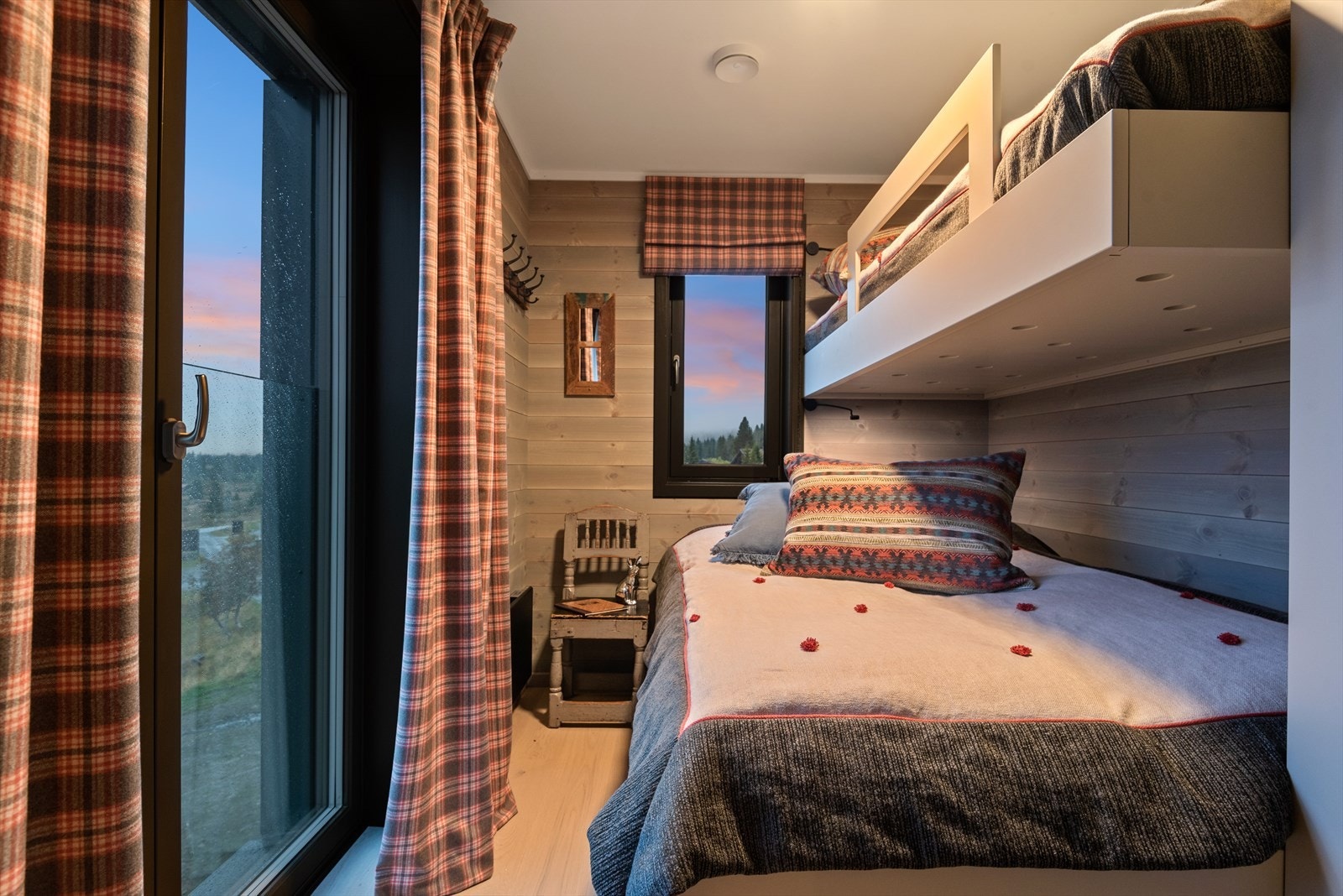 Soverom III er i dag innredet med køyeseng. Alle soverommene er innredet med garderobeskap Galleribilde