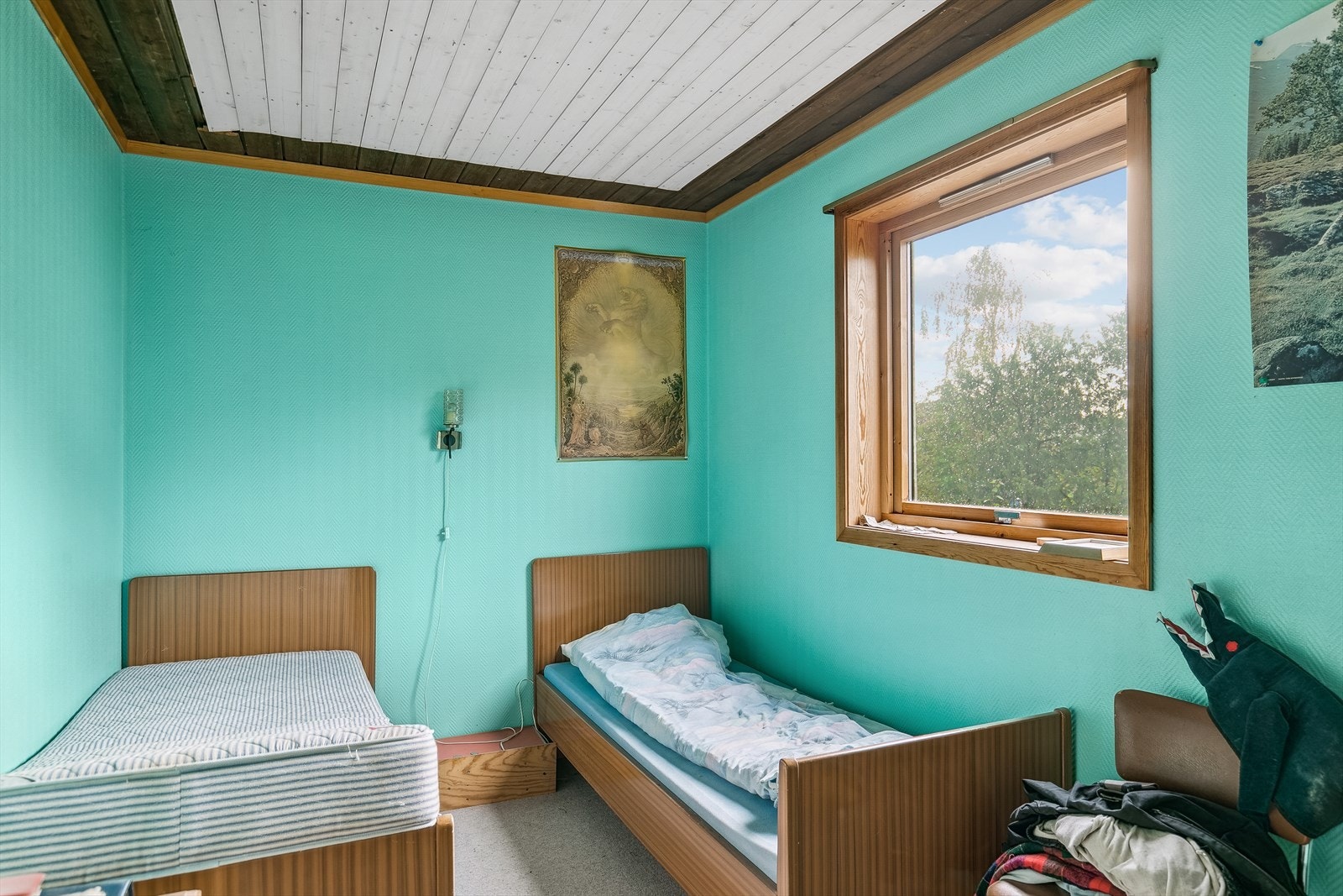 Det er tre soverom i dette huset pr. dag, med mulighet for flere i uinnredet 3. etg. Galleribilde
