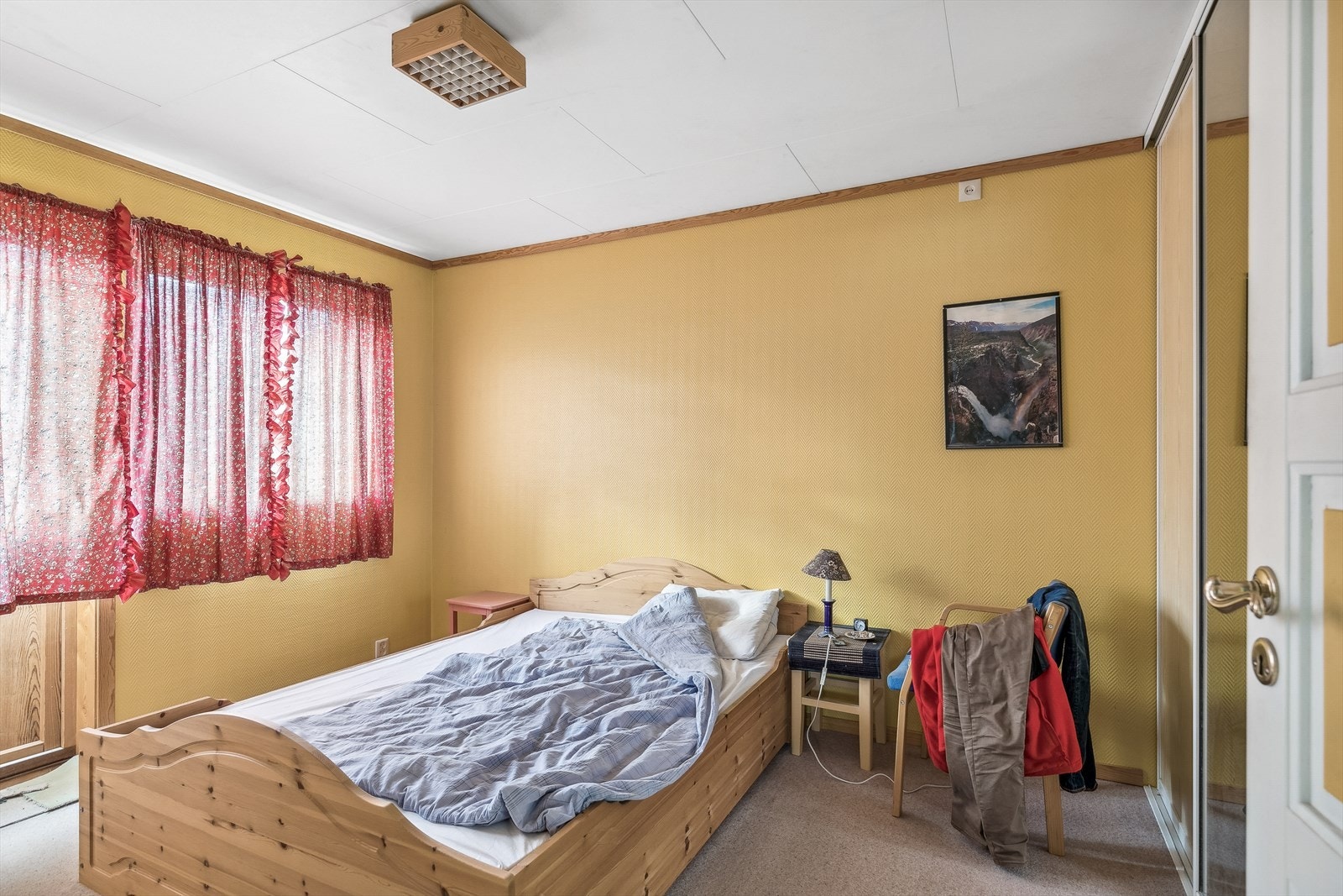 Dette er hovedsoverommet - her er det utgang til balkong. Galleribilde