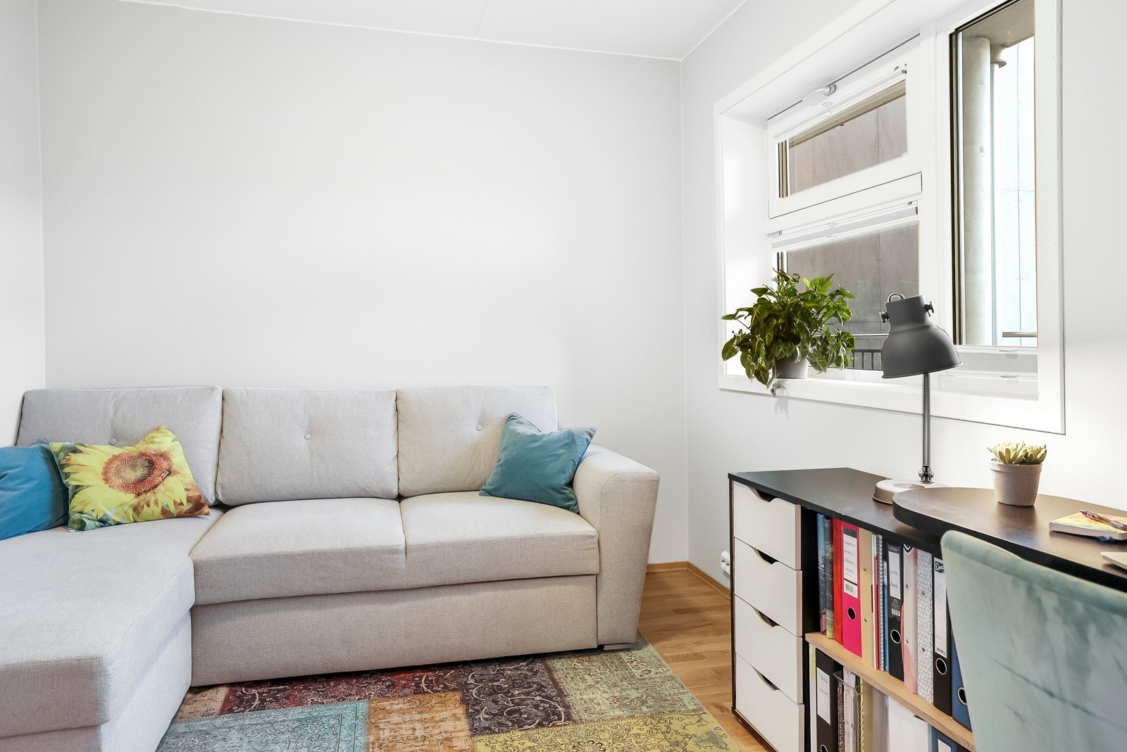 Soverom 3 brukes i dag til ekstra stue og hjemmekontor Galleribilde