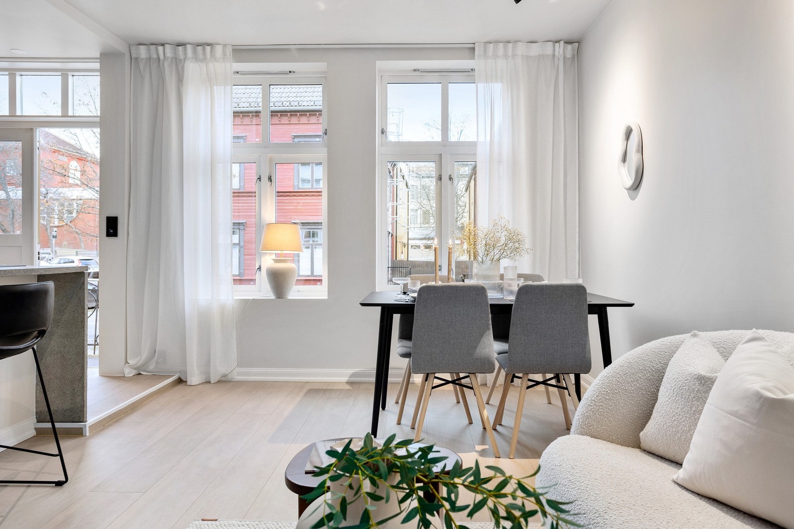 Her har du plass til et større spisebord om du måtte ønske Galleribilde