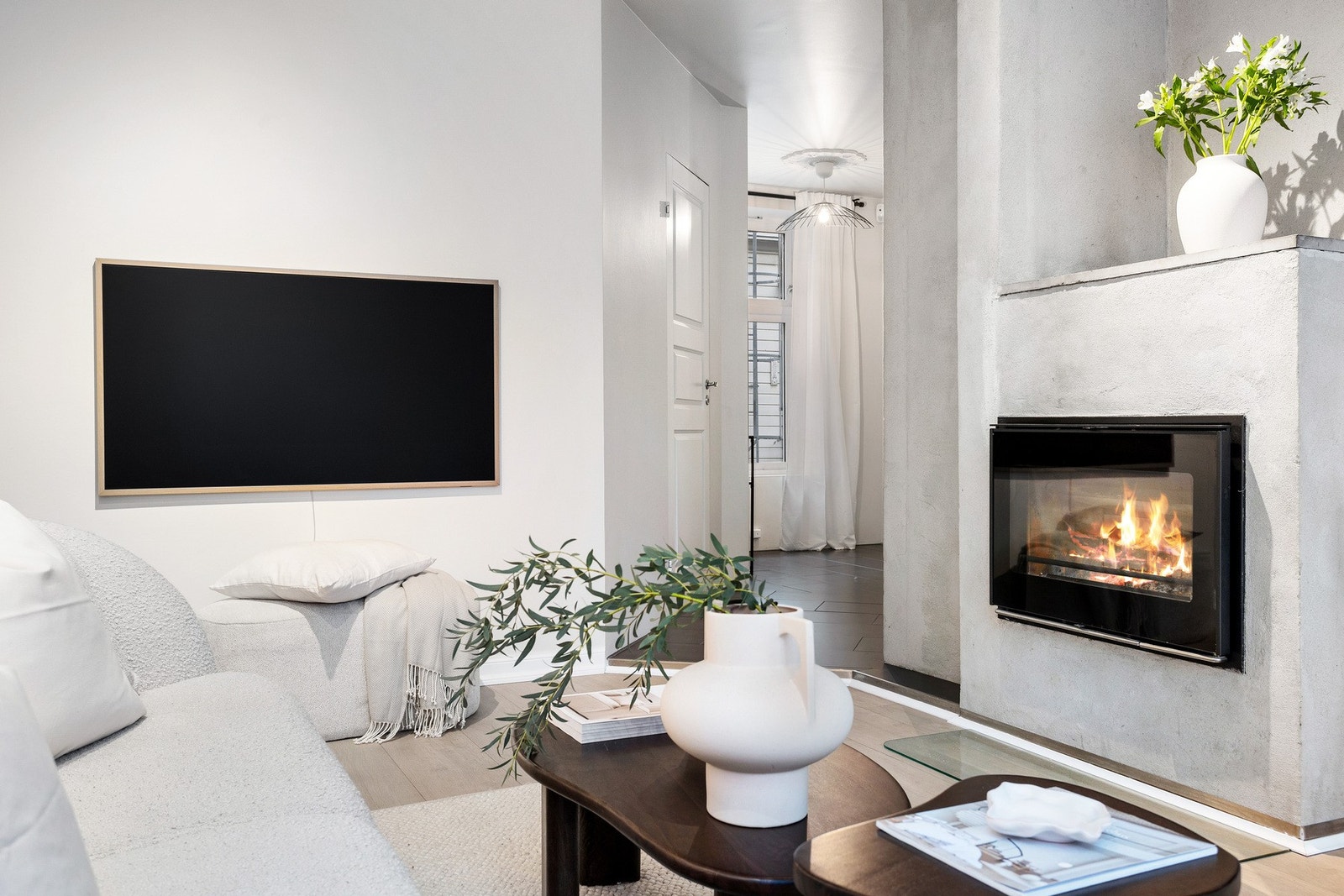 Her kan du fyre i peisen på kalde dager som gir varme, og ikke minst hygge Galleribilde