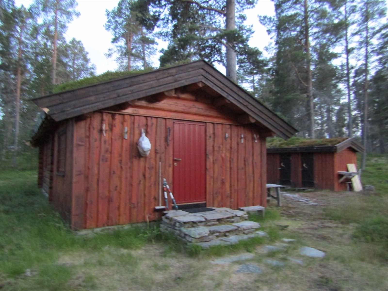 Fiskebu med uthus Elvålsvollen Galleribilde