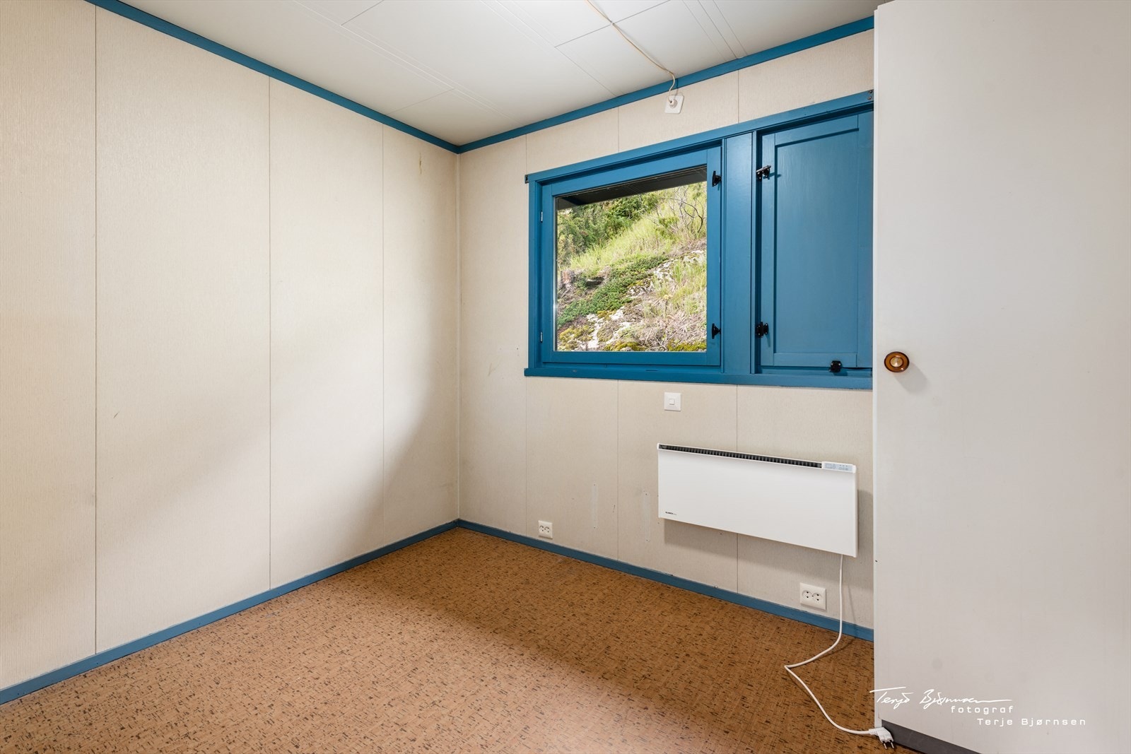 Boligen har totalt 6 soverom, 3 oppe og 3 nede. Galleribilde