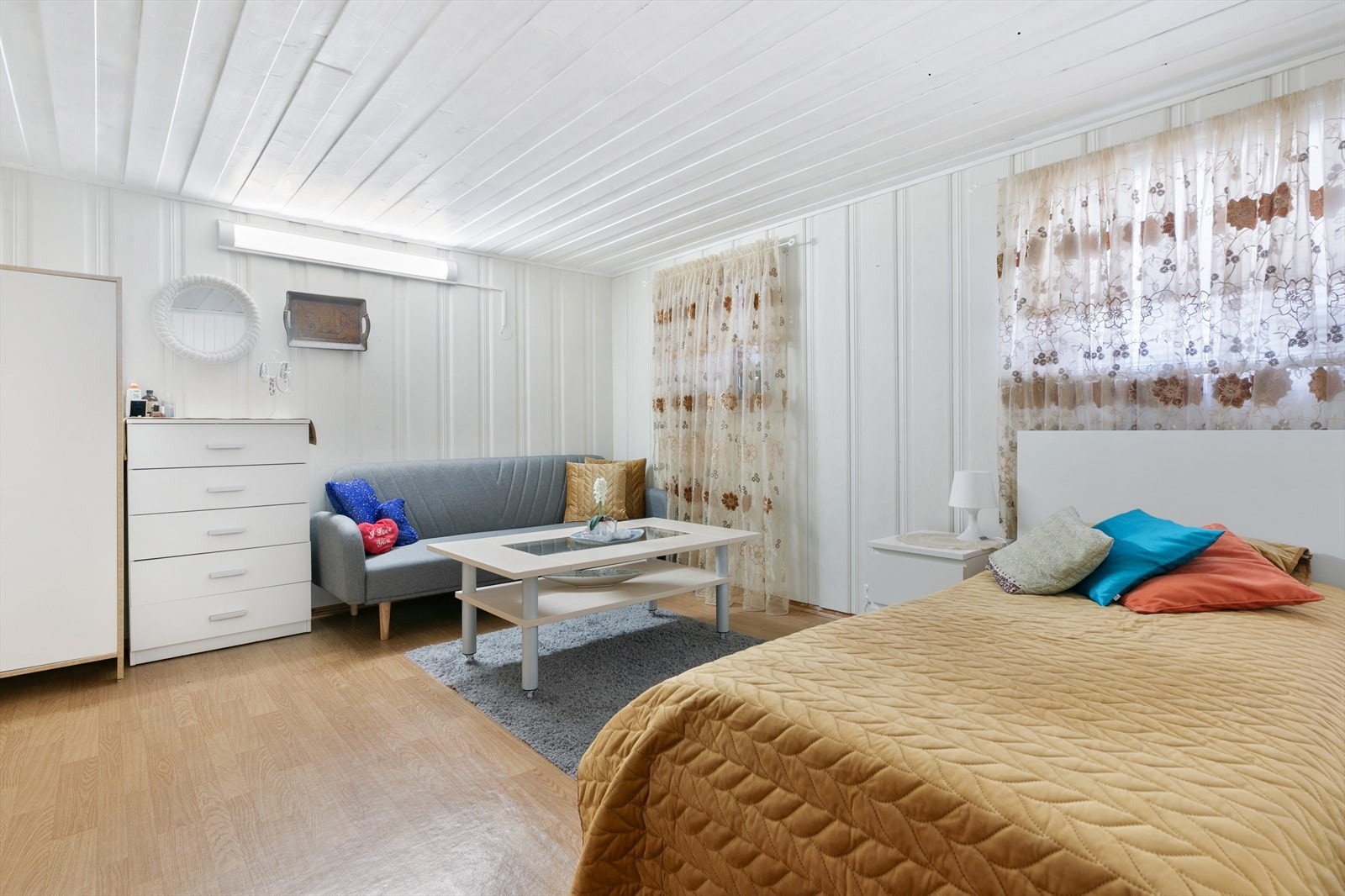 Underetasjen kan innredes som spillrom, kontor, kjellerstue eller oppbevaringsrom - perfekt med ungdommer i hus! Galleribilde