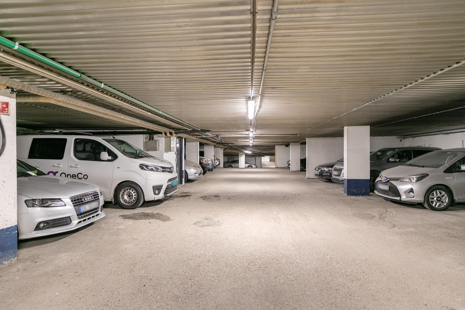 Leiligheten byr på mulighet for parkering og/eller gjesteparkering. Galleribilde