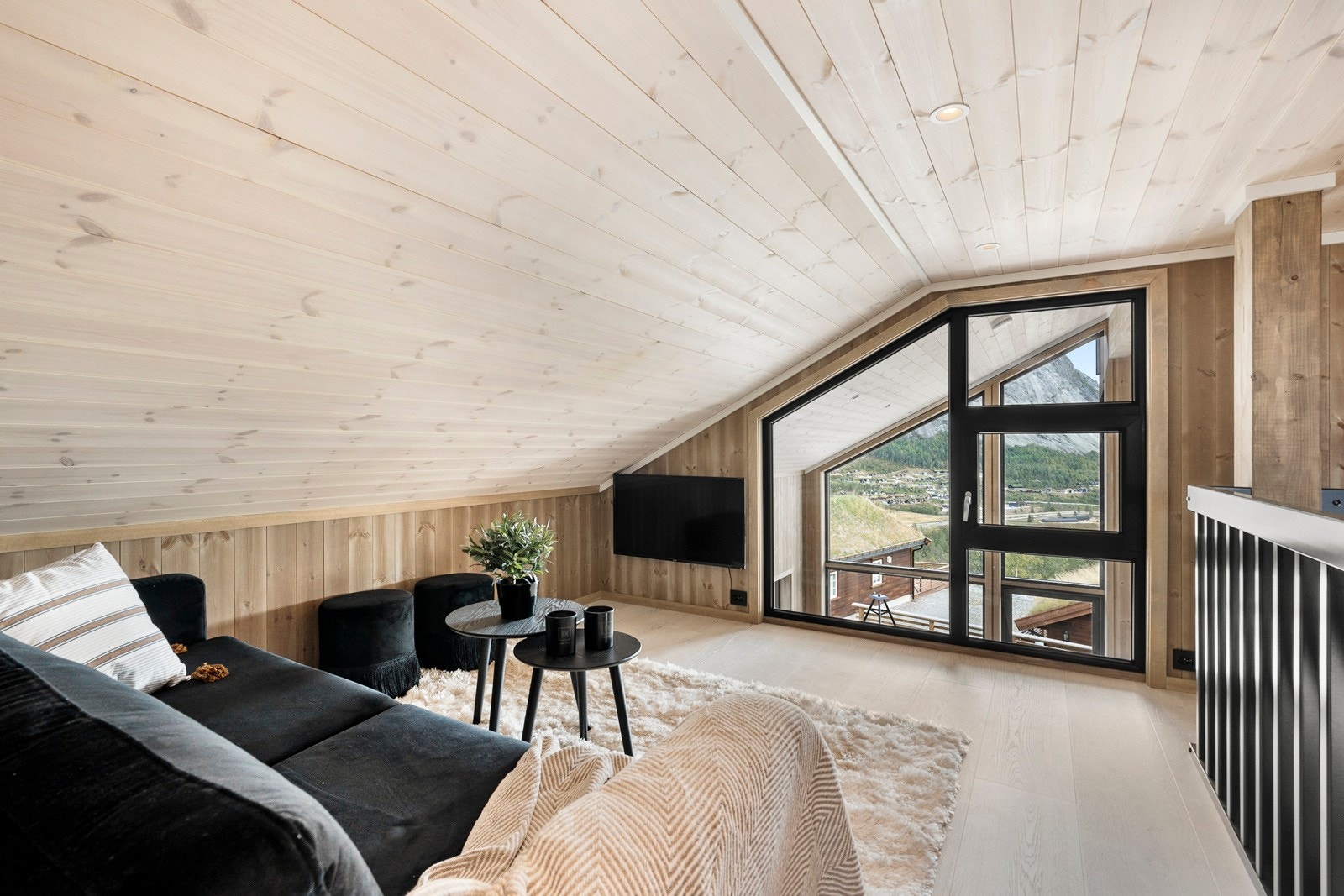 Ikke-målbart loftsareal - hems/loftstue Galleribilde