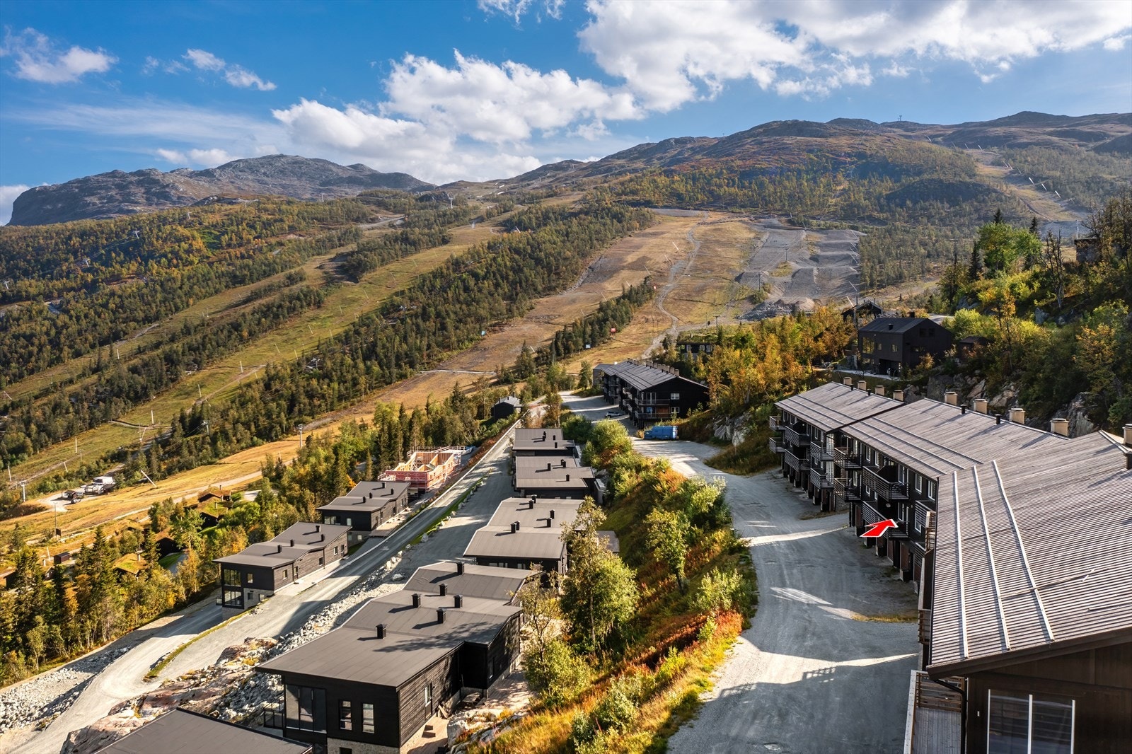 Leiligheten har en glimrende plassering midt i fjelleventyret med ski inn ut! Galleribilde