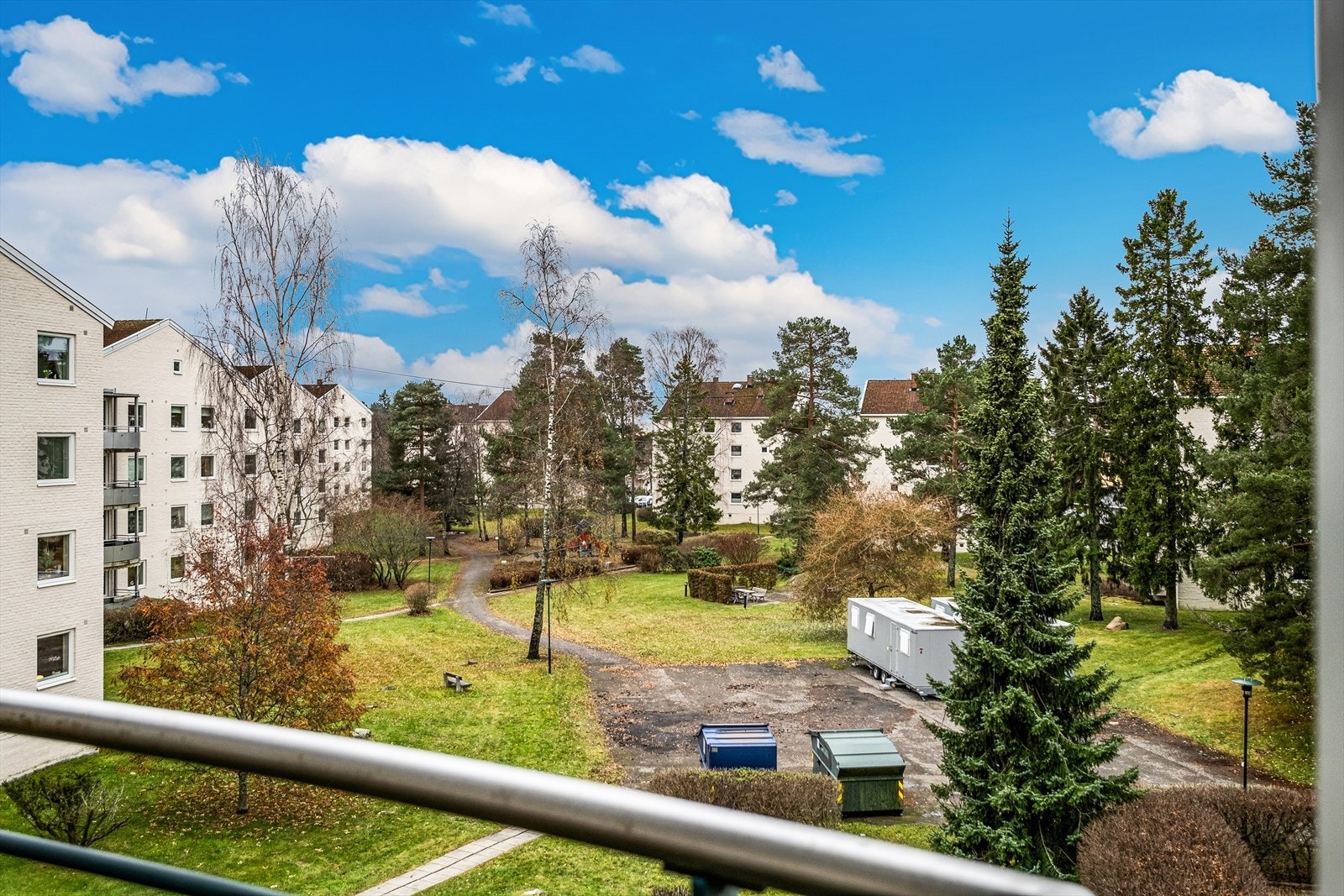 Grønt, åpent og fint utsyn Galleribilde