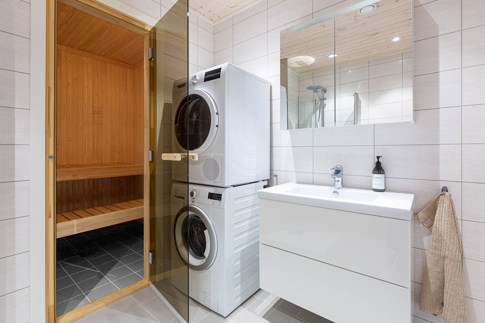 Baderom i 1.etasje. Galleribilde