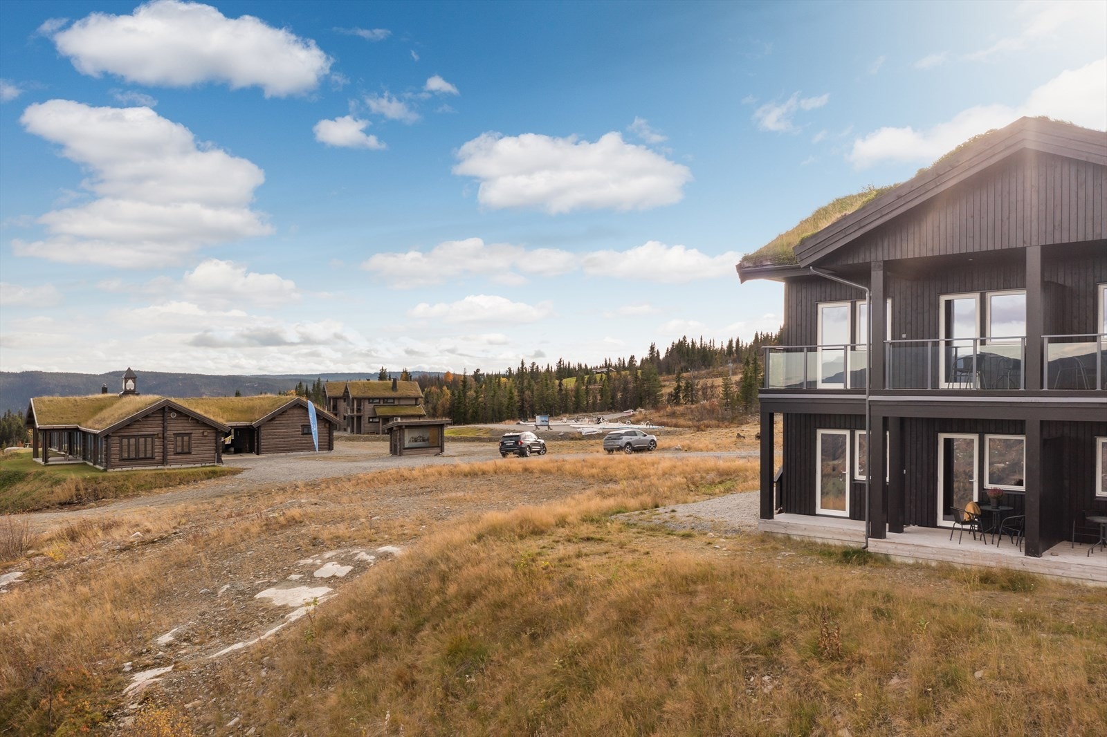 Skagahøgdi er under utvikling og er blitt en populær destinasjon for turer i fjellet sommerstid, og alpint og langrenn på vinterstid. Galleribilde