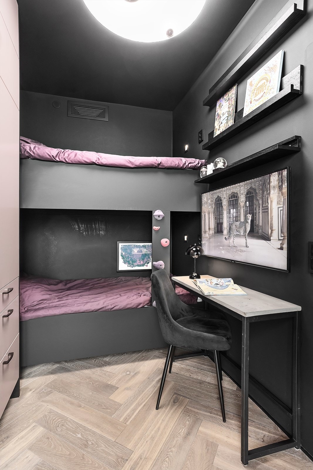 Soverom 3 passer perfekt som kontor, barnerom eller gjesterom. Galleribilde