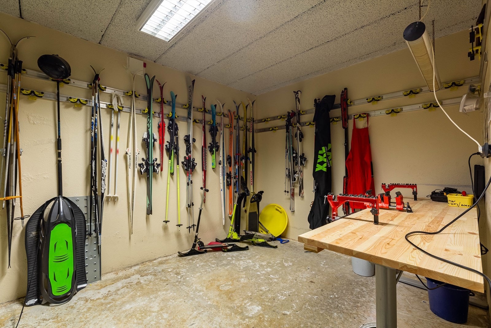 Felles ski/prepperom Galleribilde