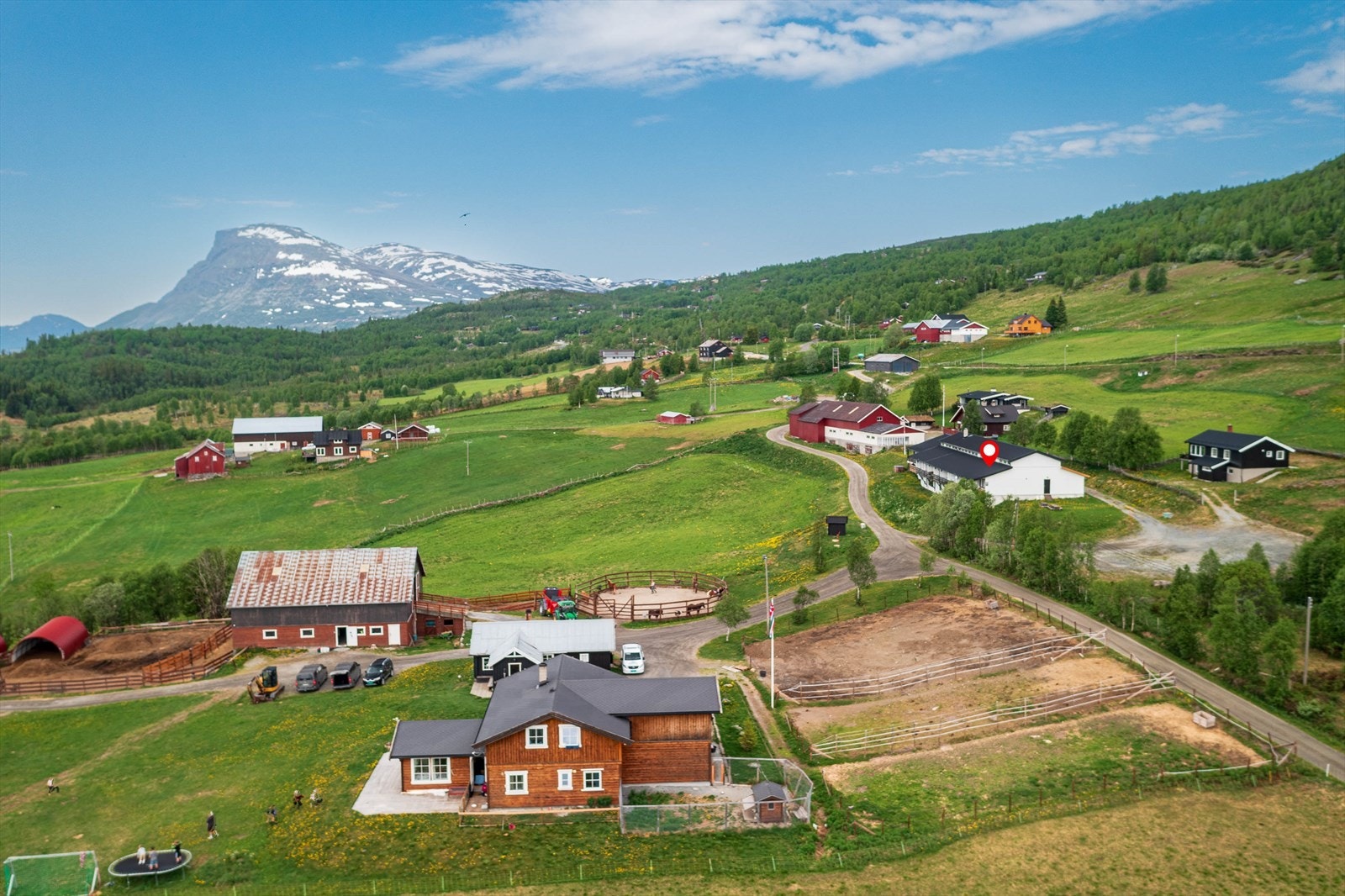Velkommen til en superfin og arealeffektiv leilighet beliggende på naturskjønne Lykkja! Galleribilde