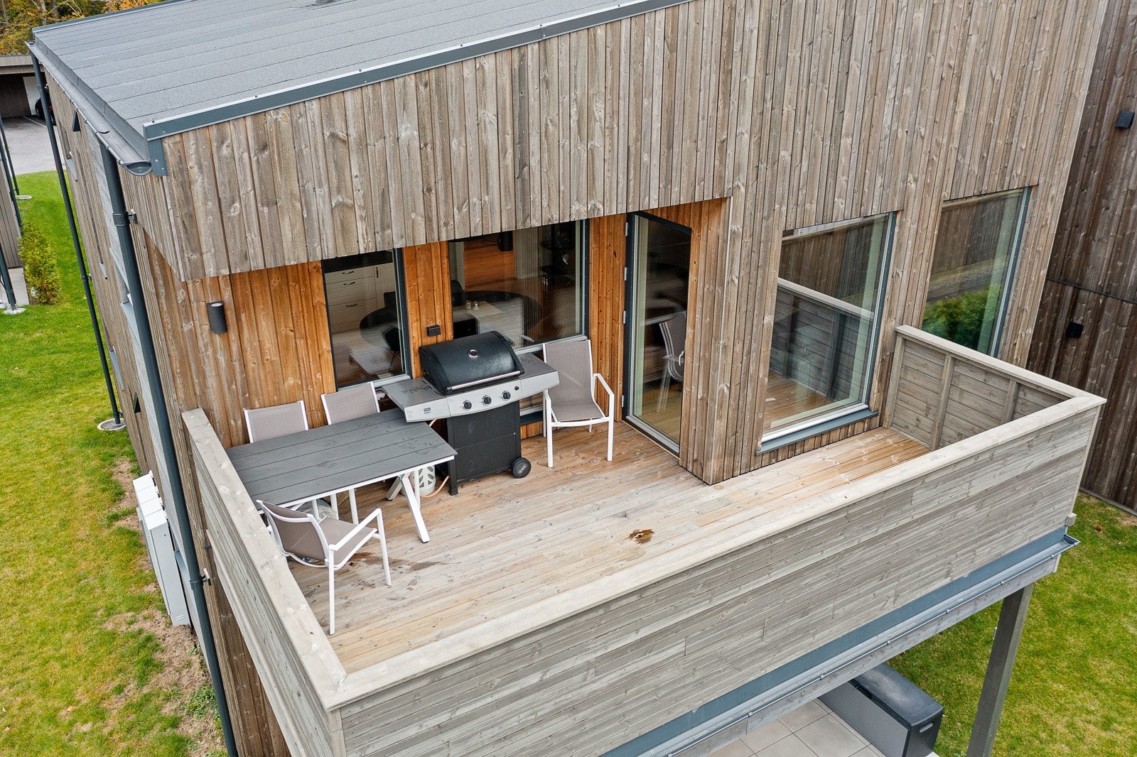 Leiligheten ligger fint til i byggets 2. etasje. Galleribilde