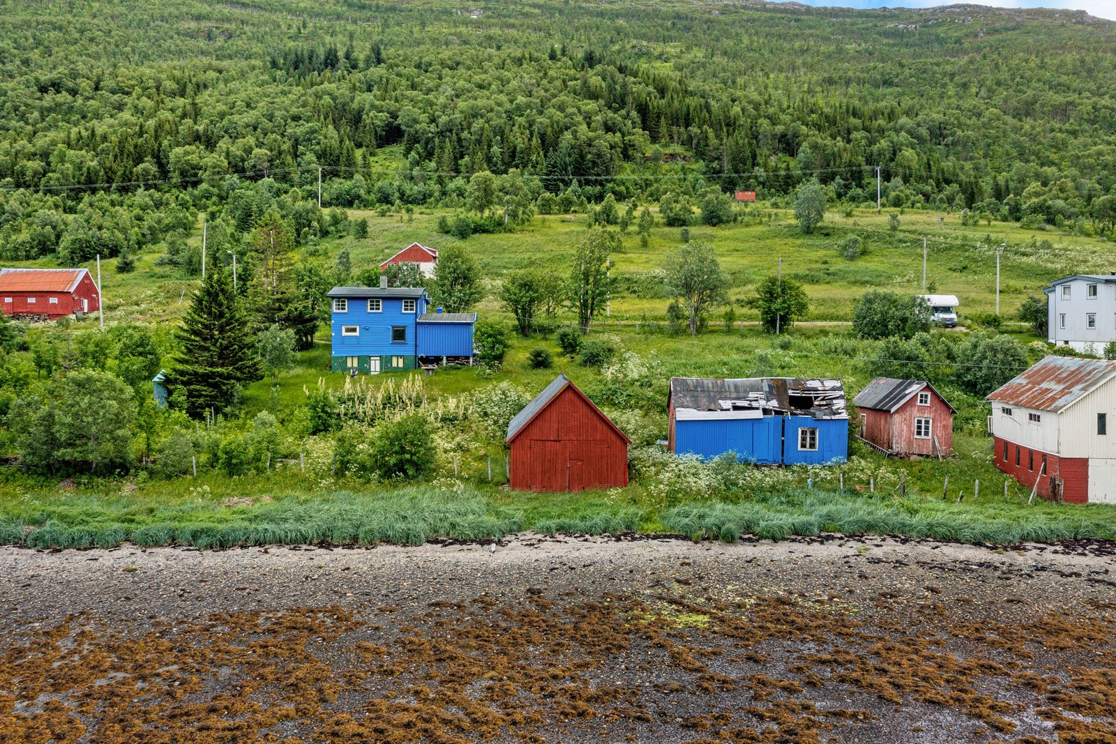 Stor eiendommen på 114 320 kvm, som ligger i Kattfjorden på Kvaløya