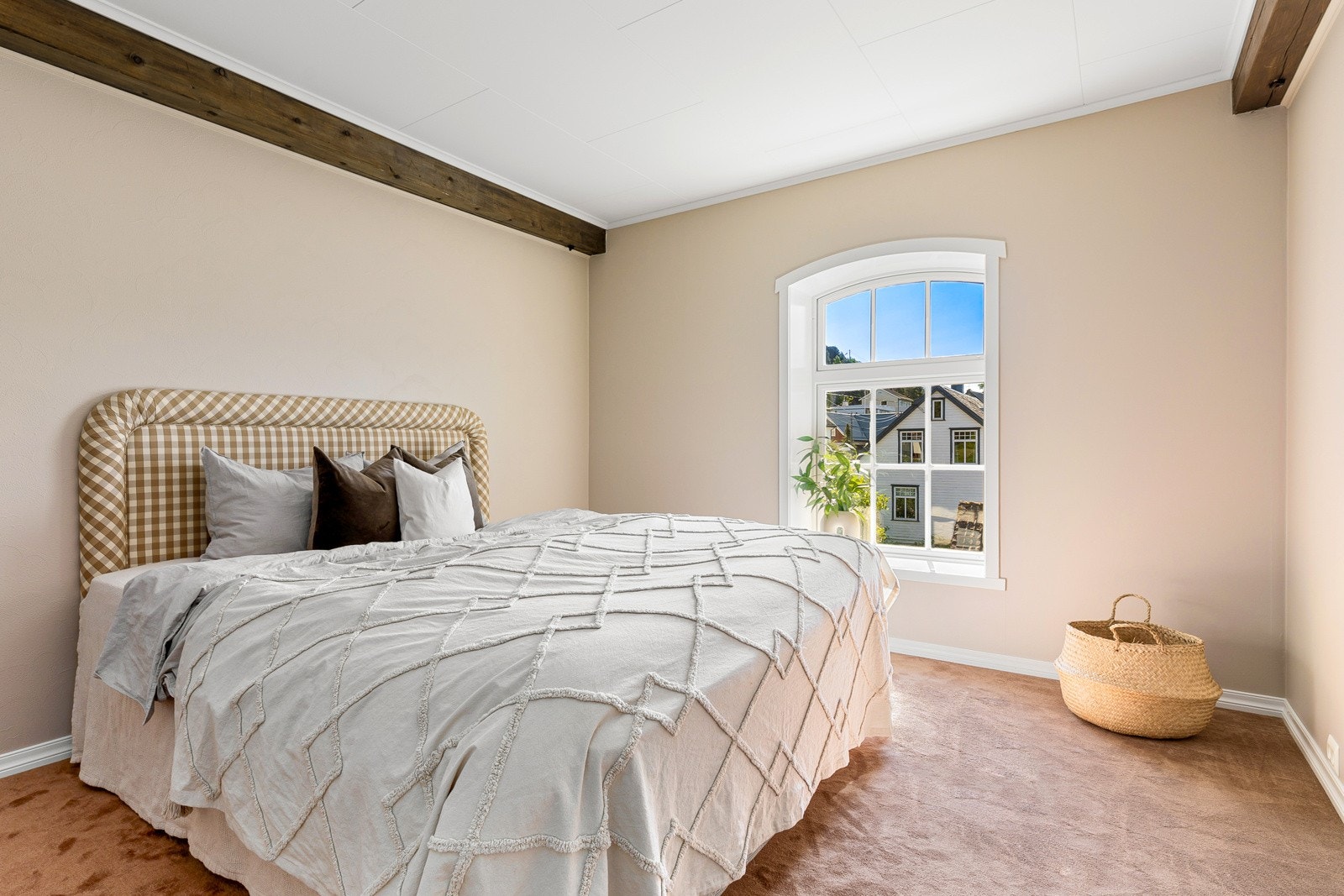 Leiligheta er utstyrt med heile 4 soverom. Alle med god størrelse. Galleribilde