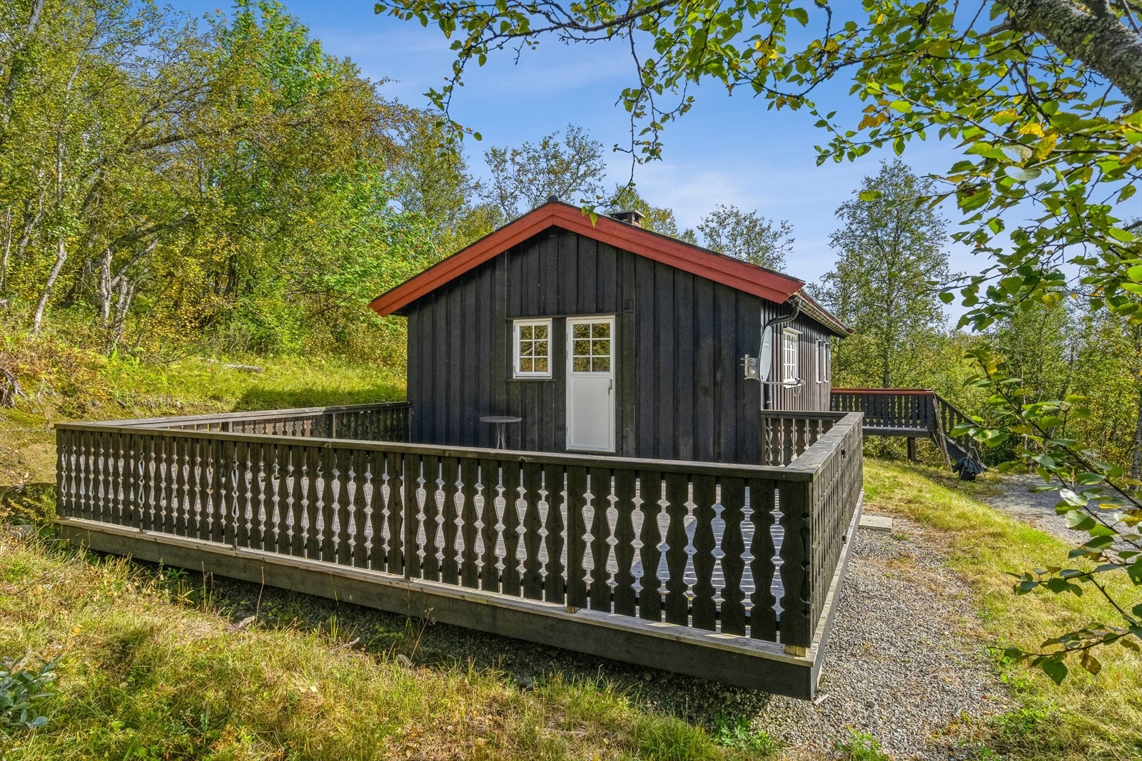 Verandaen på 31m² ligger på nordsiden av hytta. Galleribilde