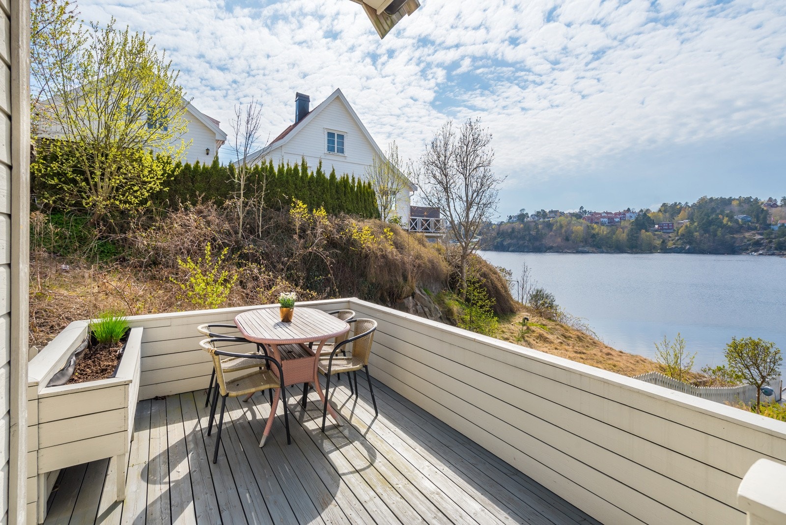 Plass til grill og spisegruppe Galleribilde